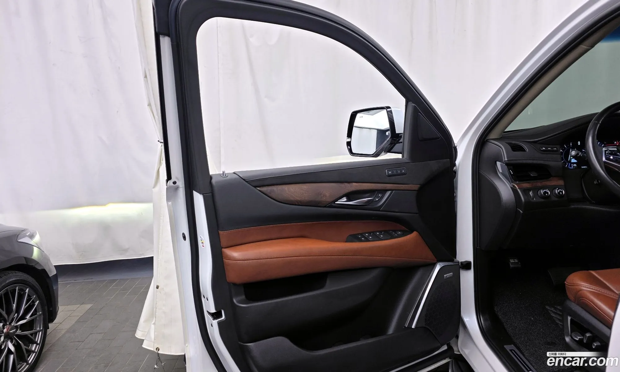 Cadillac Escalade 2018 1GYS47KJ4JR341601 — 24