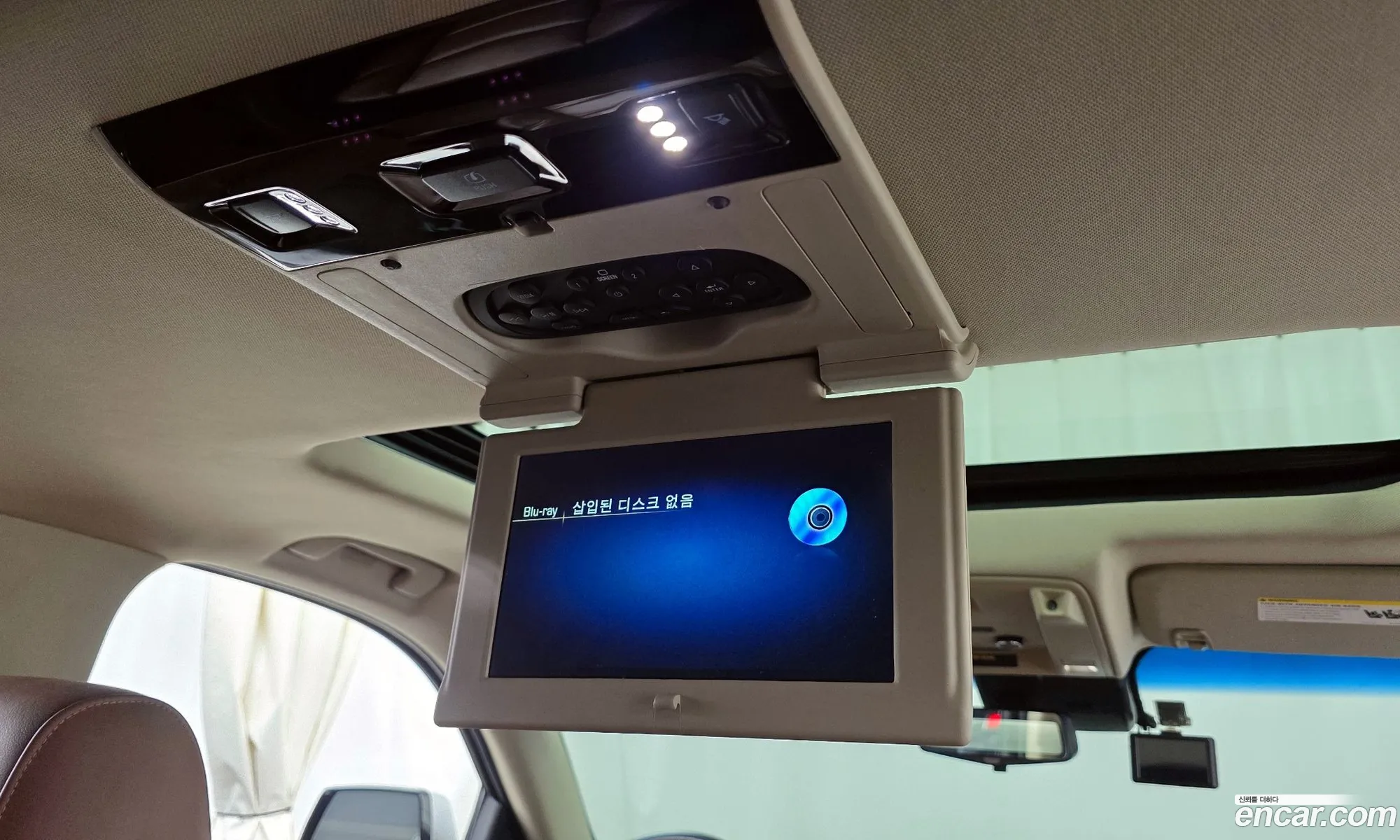 Cadillac Escalade 2018 1GYS47KJ4JR341601 — 17