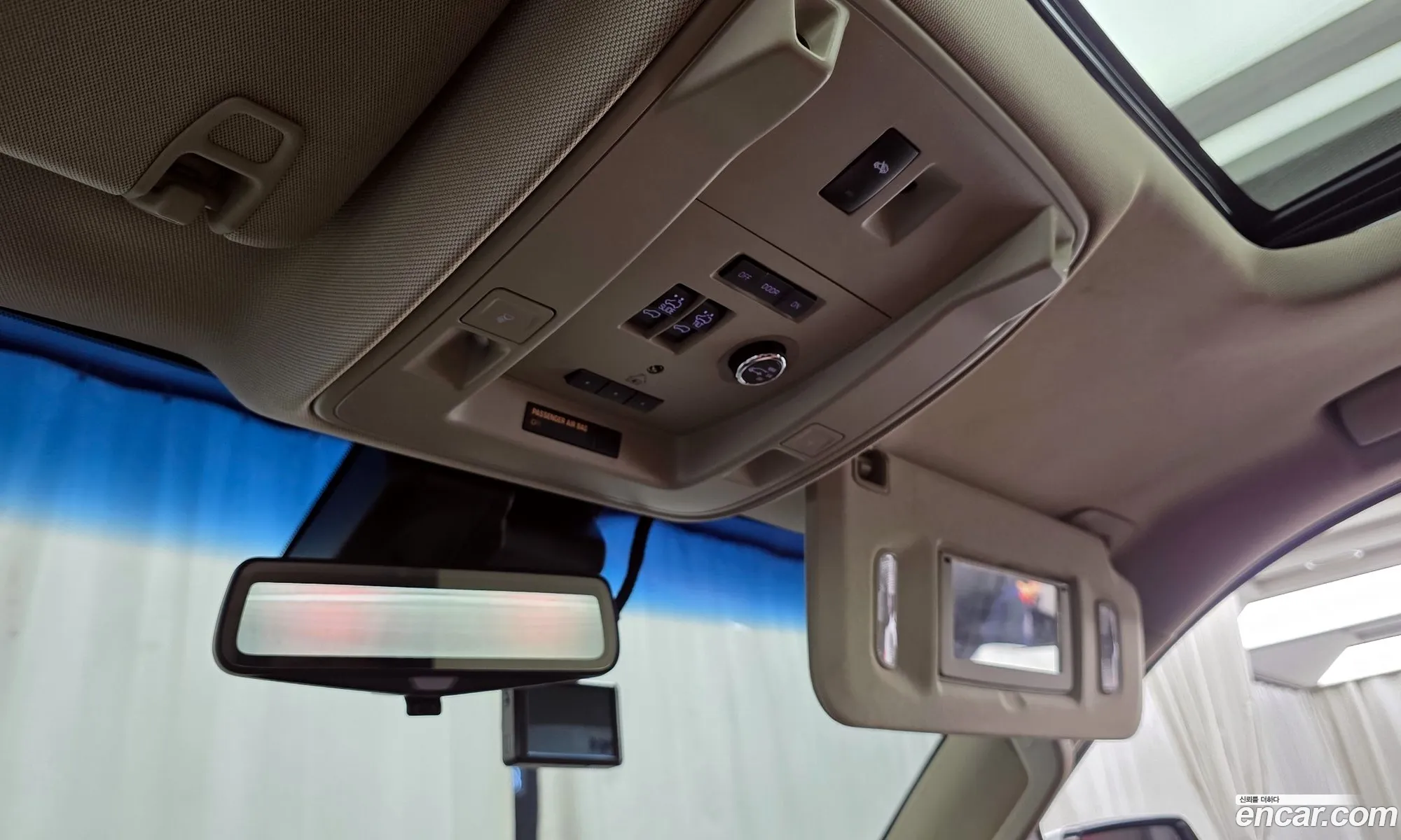 Cadillac Escalade 2018 1GYS47KJ4JR341601 — 18
