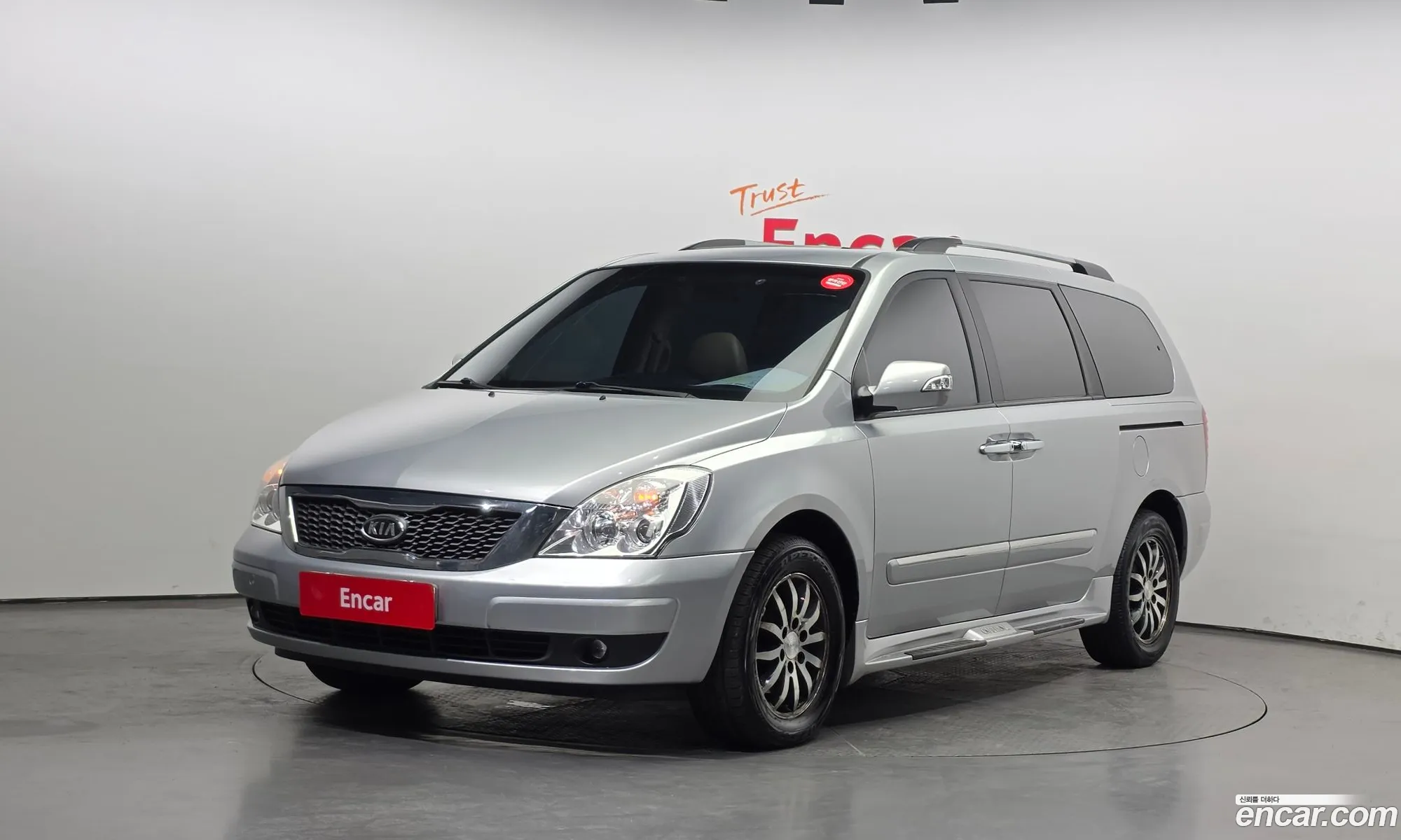 Kia Carnival R 2010 — 18