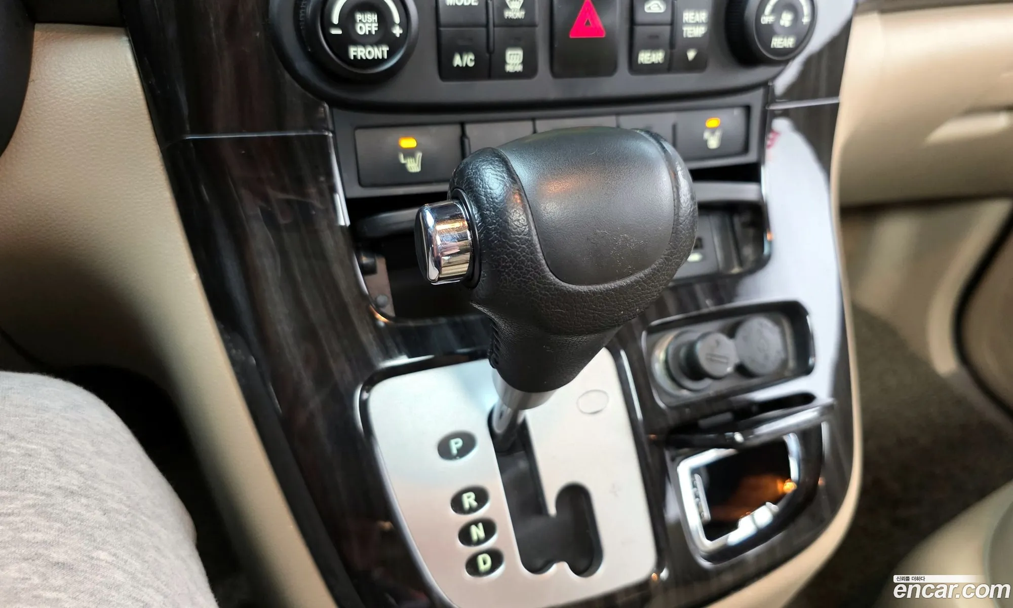 Kia Carnival R 2010 — 4
