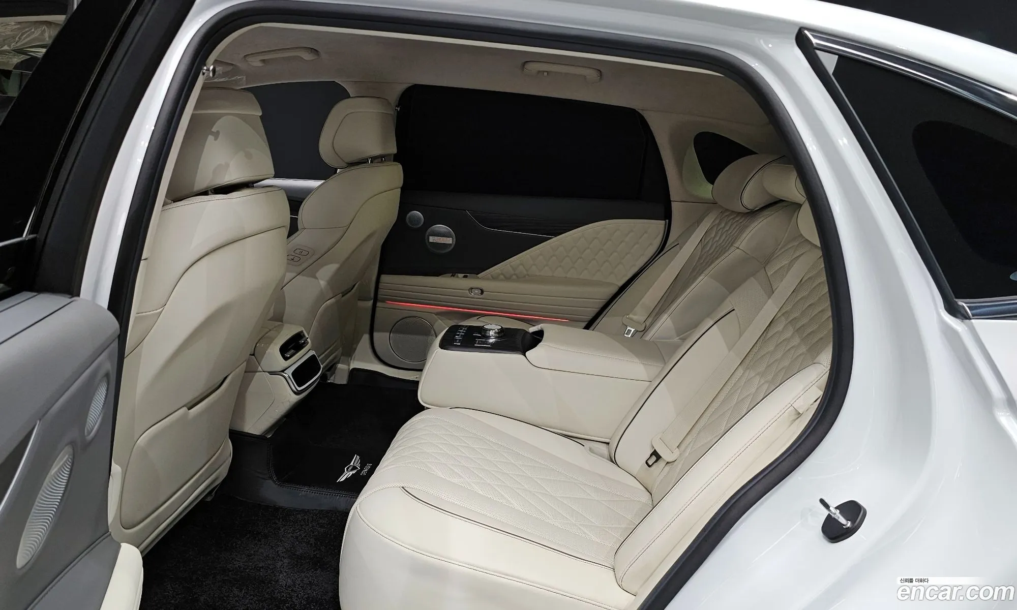 Genesis Electrified G80 2025 — 22