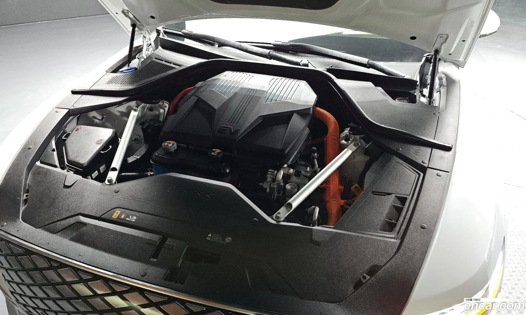 Genesis Electrified G80 2025 — 8