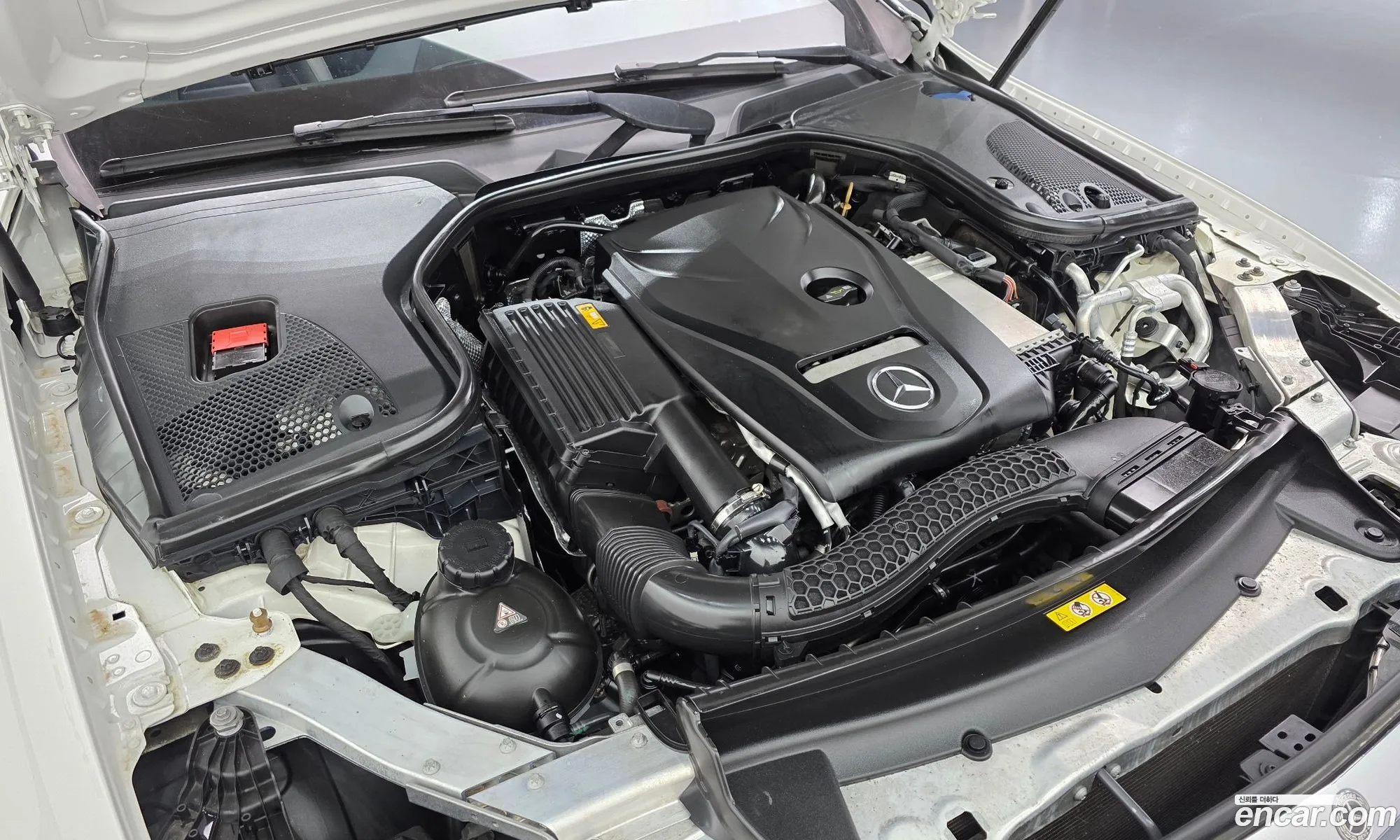Mercedes-Benz E-Class W213 2017 WDDZF4JB1JA340904 — 18