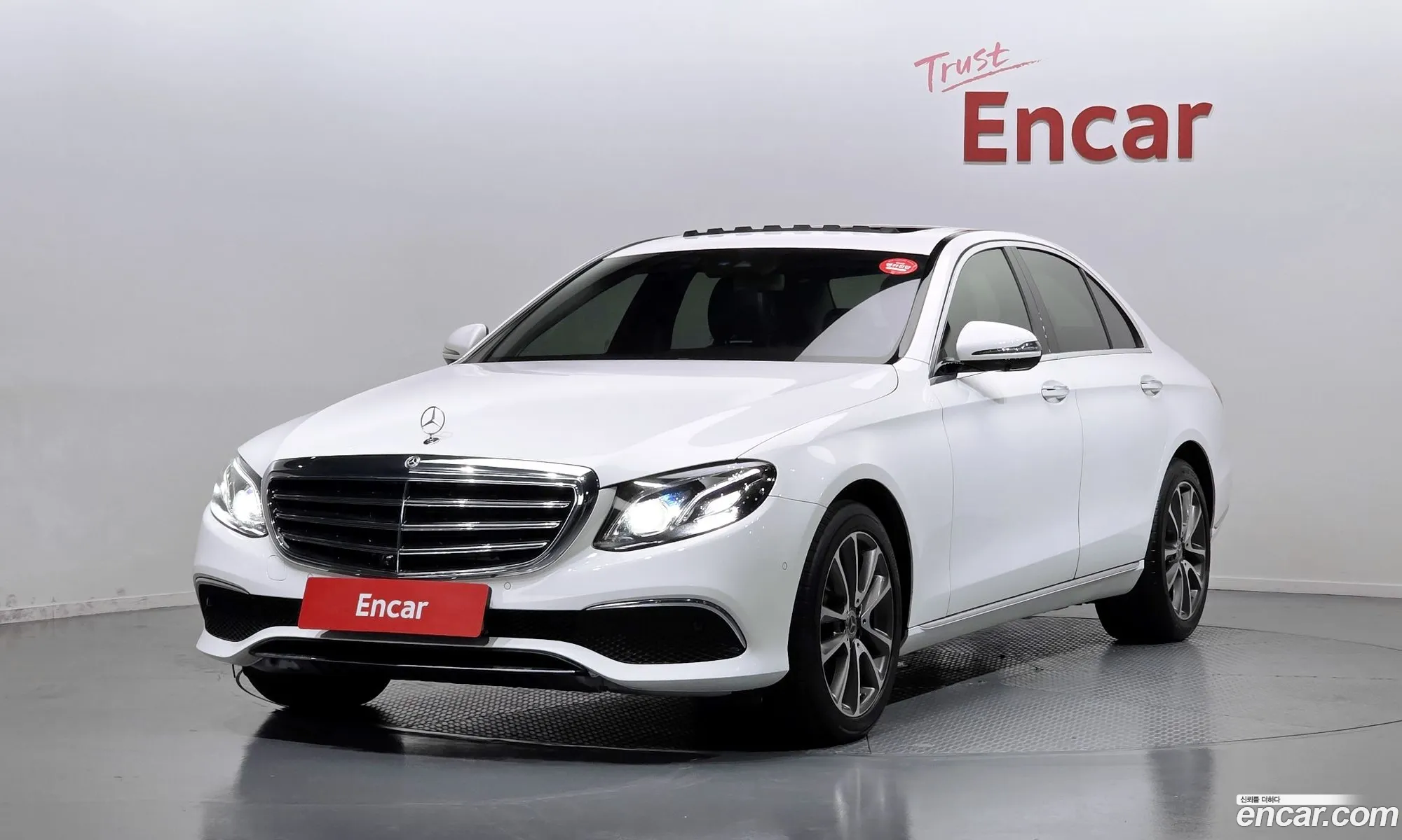 Mercedes-Benz E-Class W213 2017 WDDZF4JB1JA340904 — 10