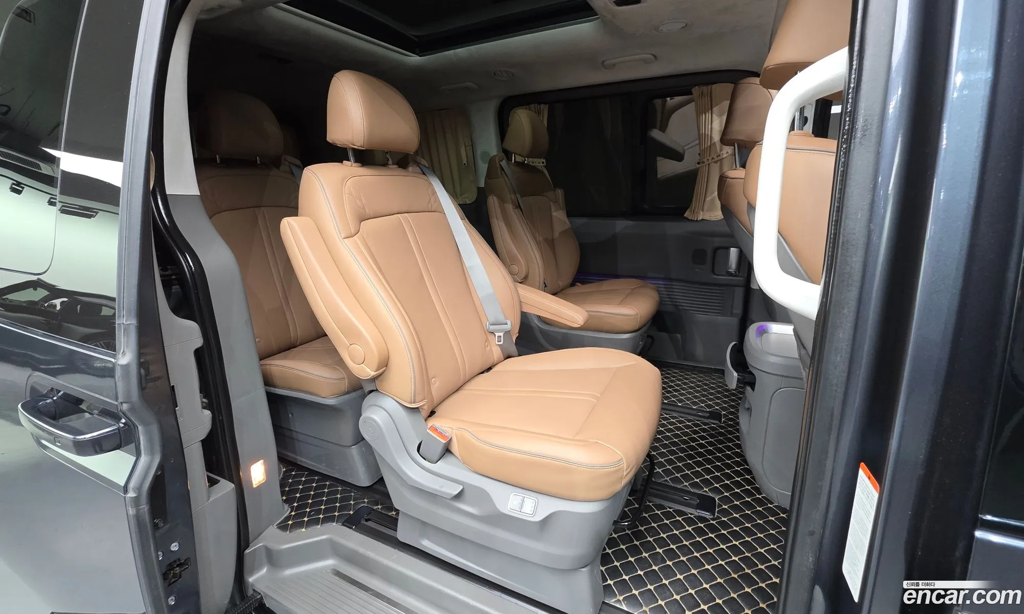 Hyundai Staria 2022 — 15
