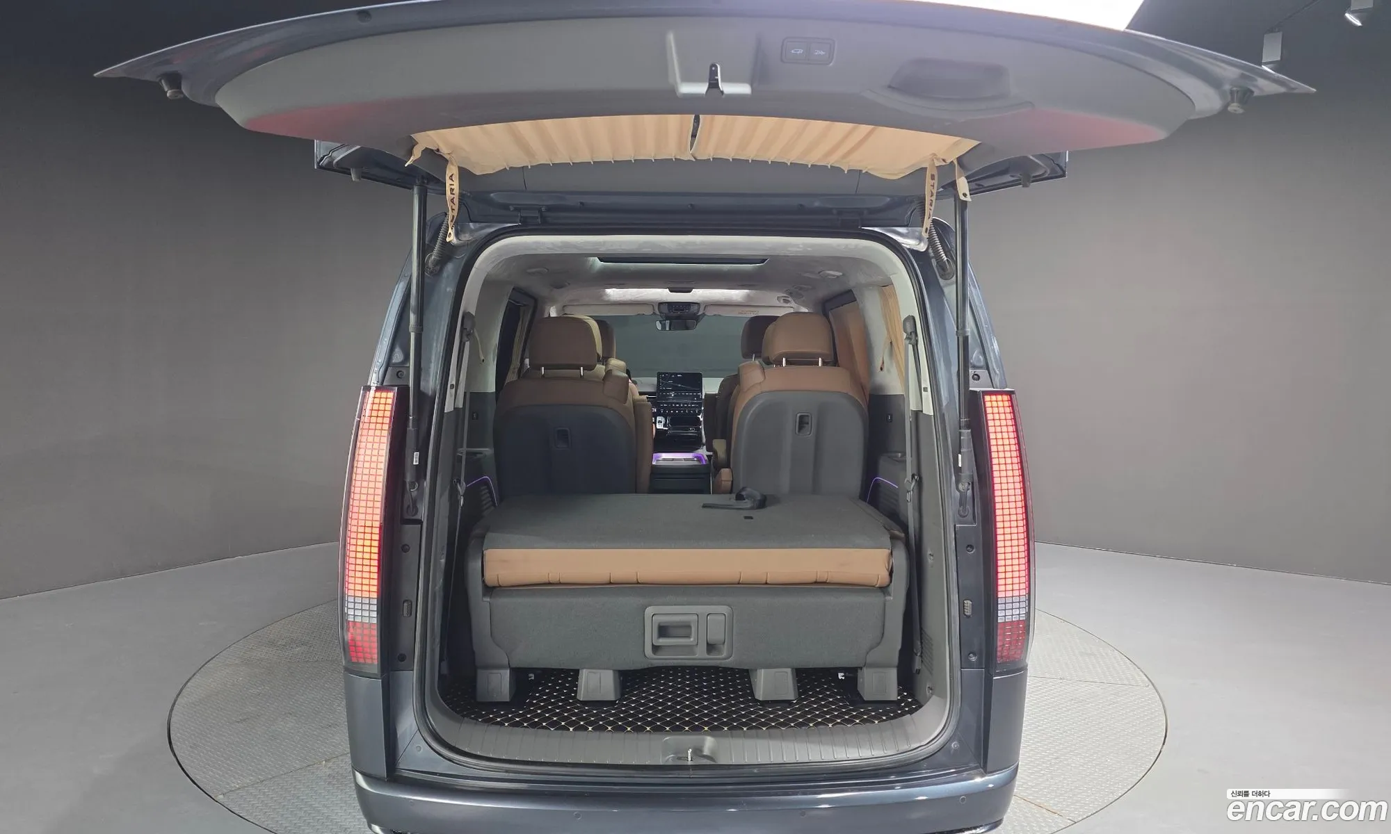 Hyundai Staria 2022 — 12