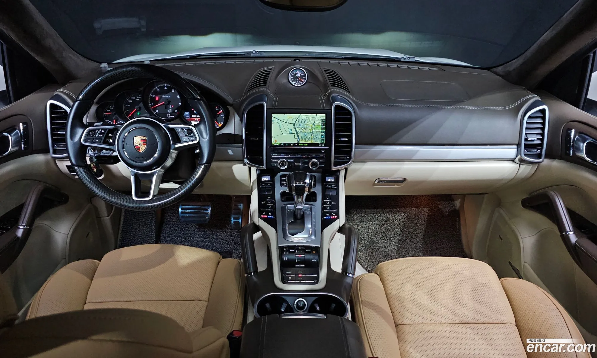 Porsche Cayenne 2011 — 16