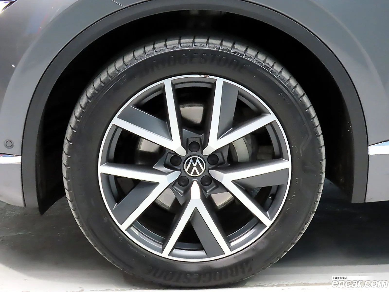 Volkswagen Touareg 2023 — 3