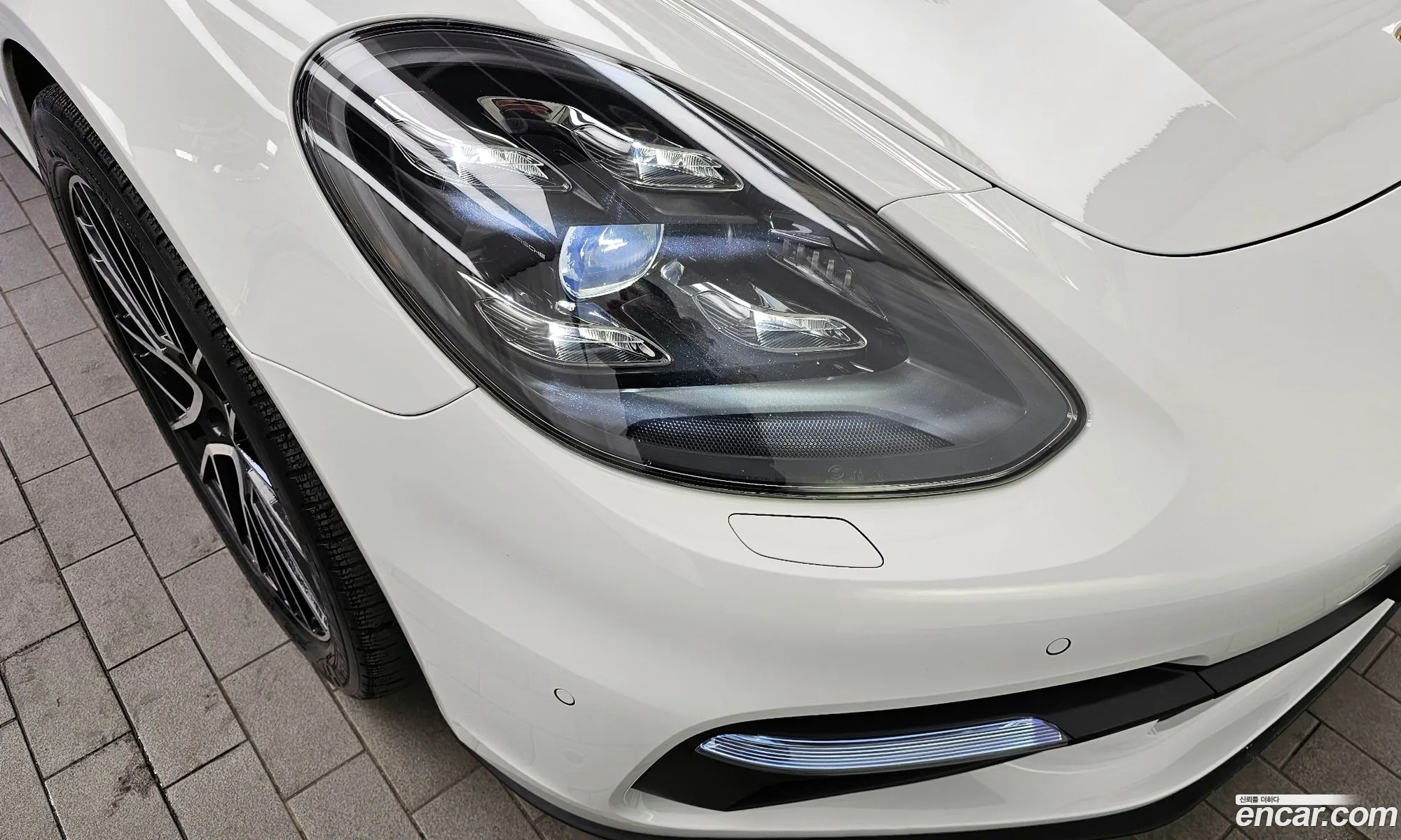 Porsche Panamera 2018 WP0AA2979JL106931 — 13