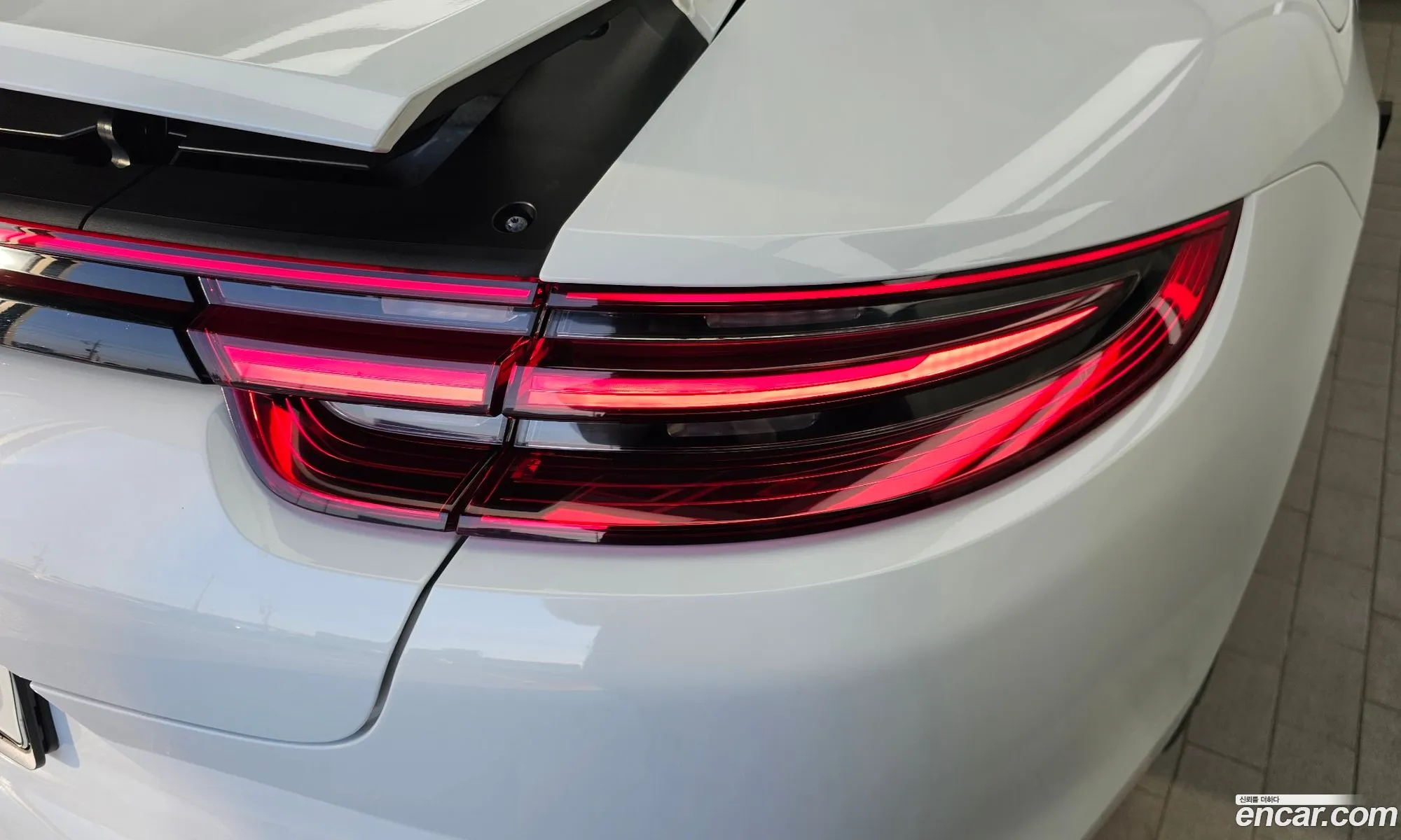 Porsche Panamera 2018 WP0AA2979JL106931 — 3