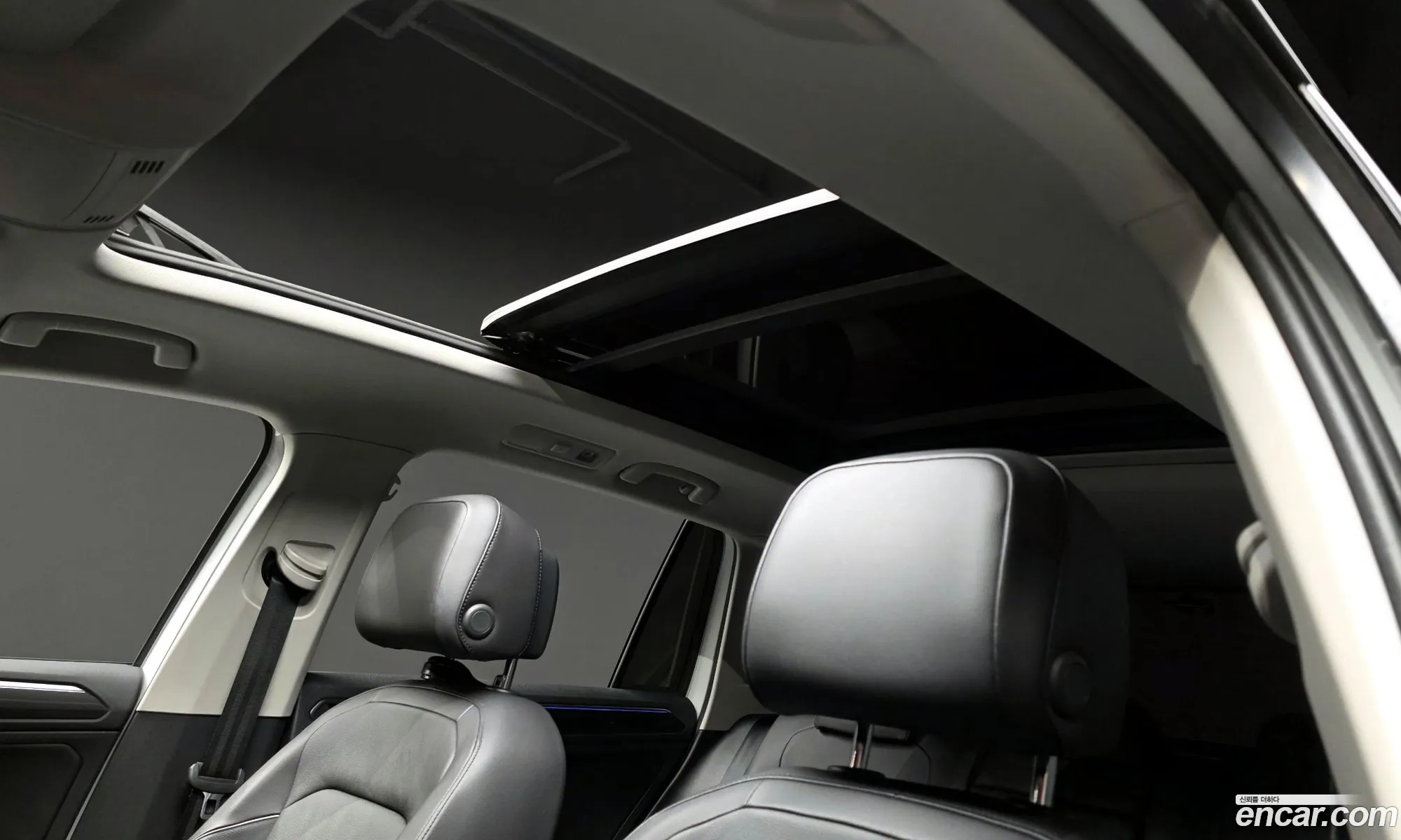 Volkswagen Tiguan 2021 — 21