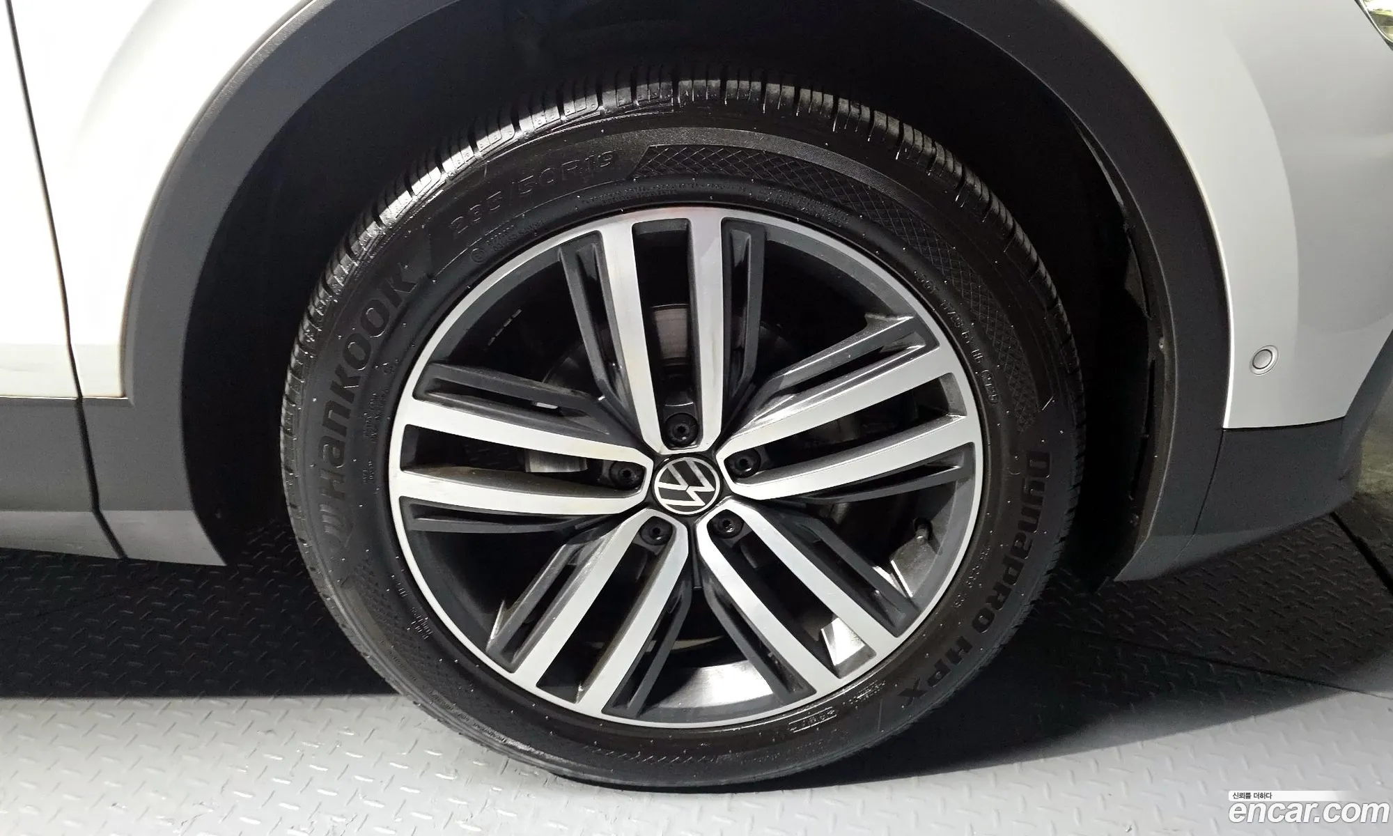 Volkswagen Tiguan 2021 — 16
