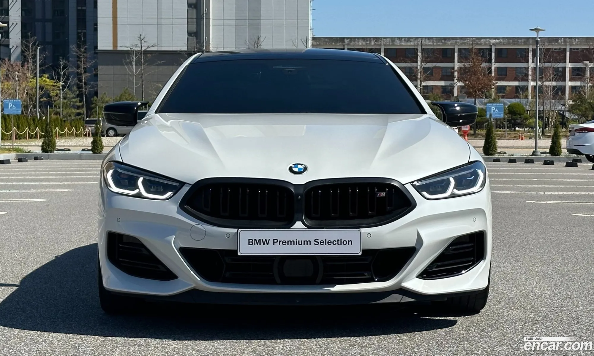 BMW 8 Series 2025 — 11