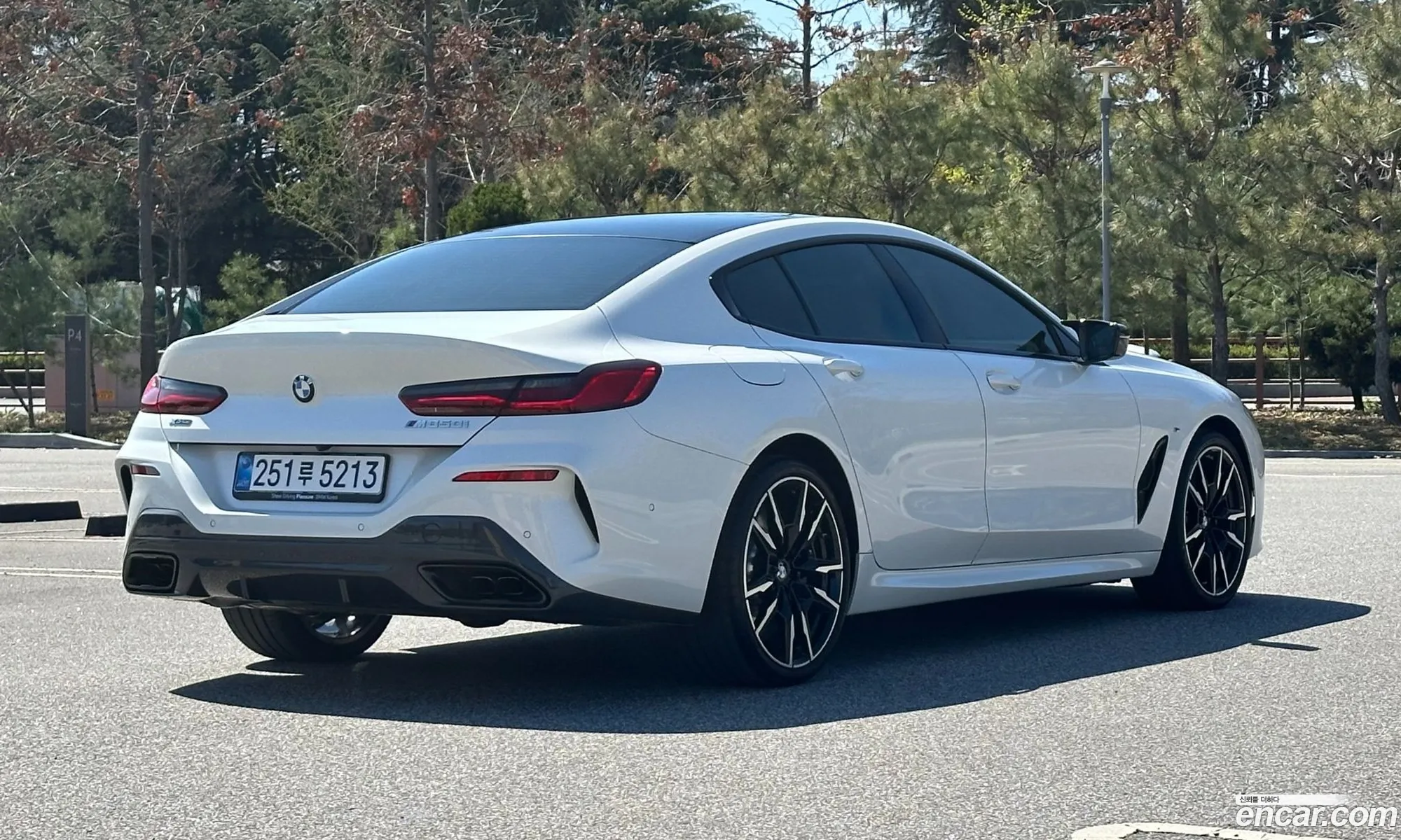 BMW 8 Series 2025 — 16