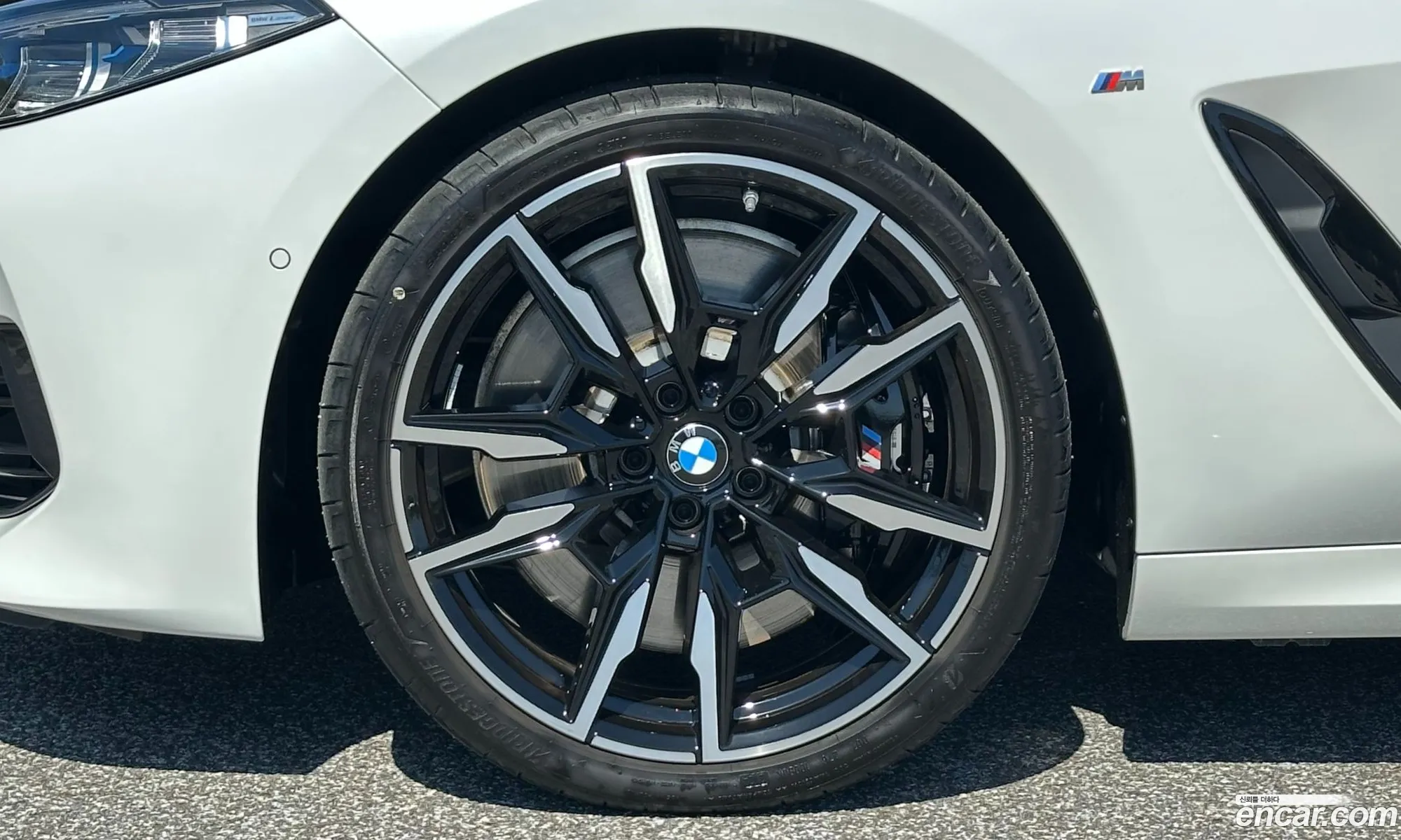 BMW 8 Series 2025 — 3
