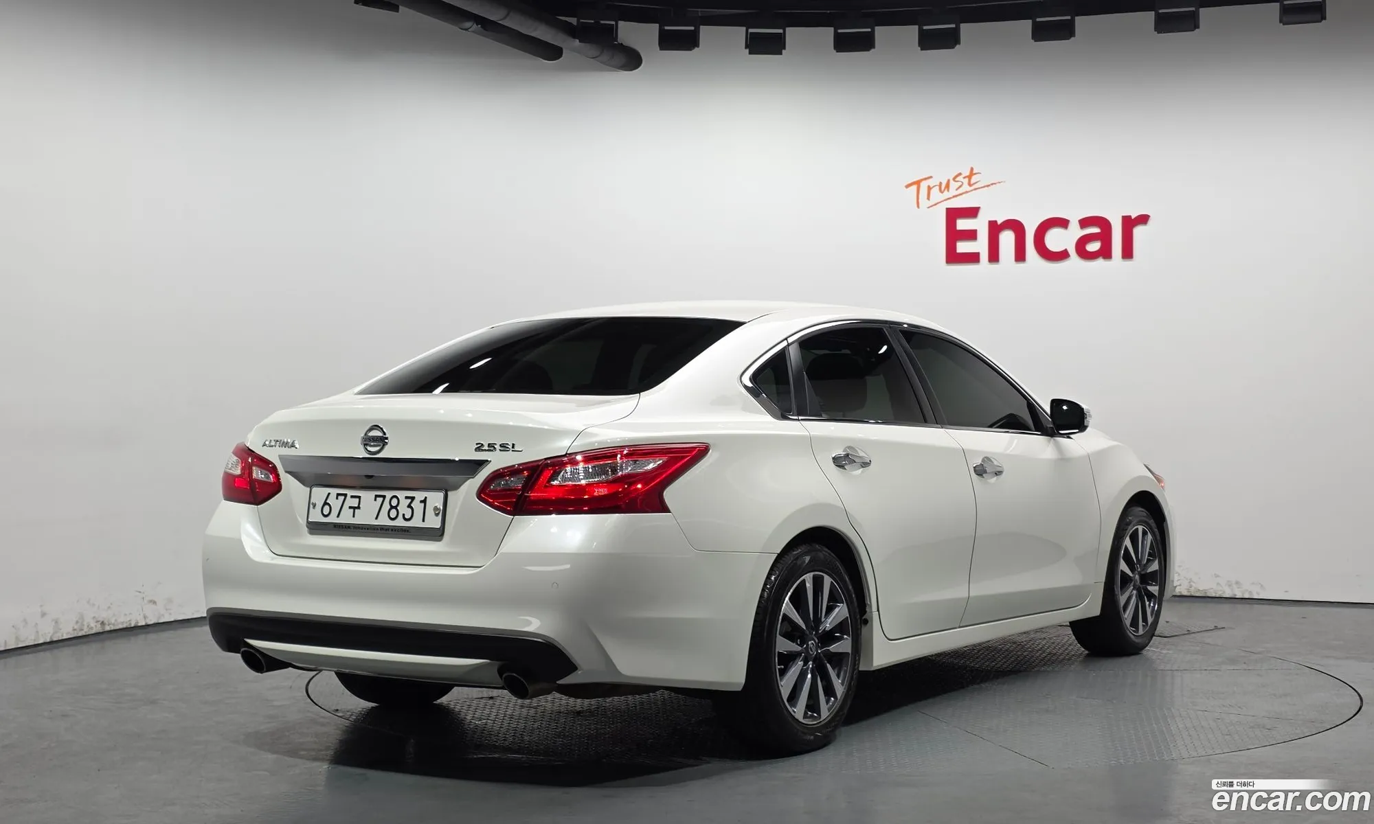 Nissan Altima 2017 1N4AL3AP1HC134394 — 17