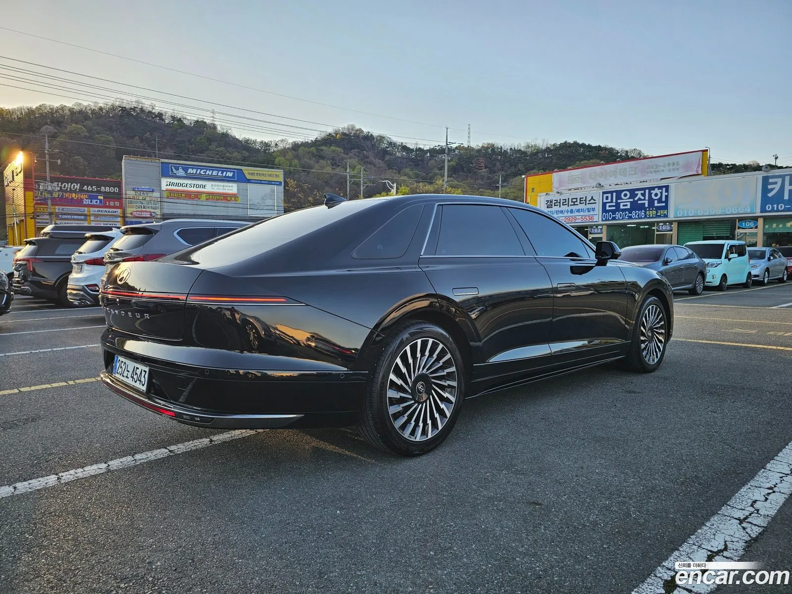 Hyundai Grandeur Hybrid 2024 — 12