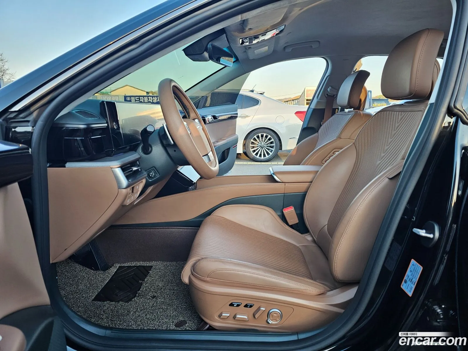 Hyundai Grandeur Hybrid 2024 — 17