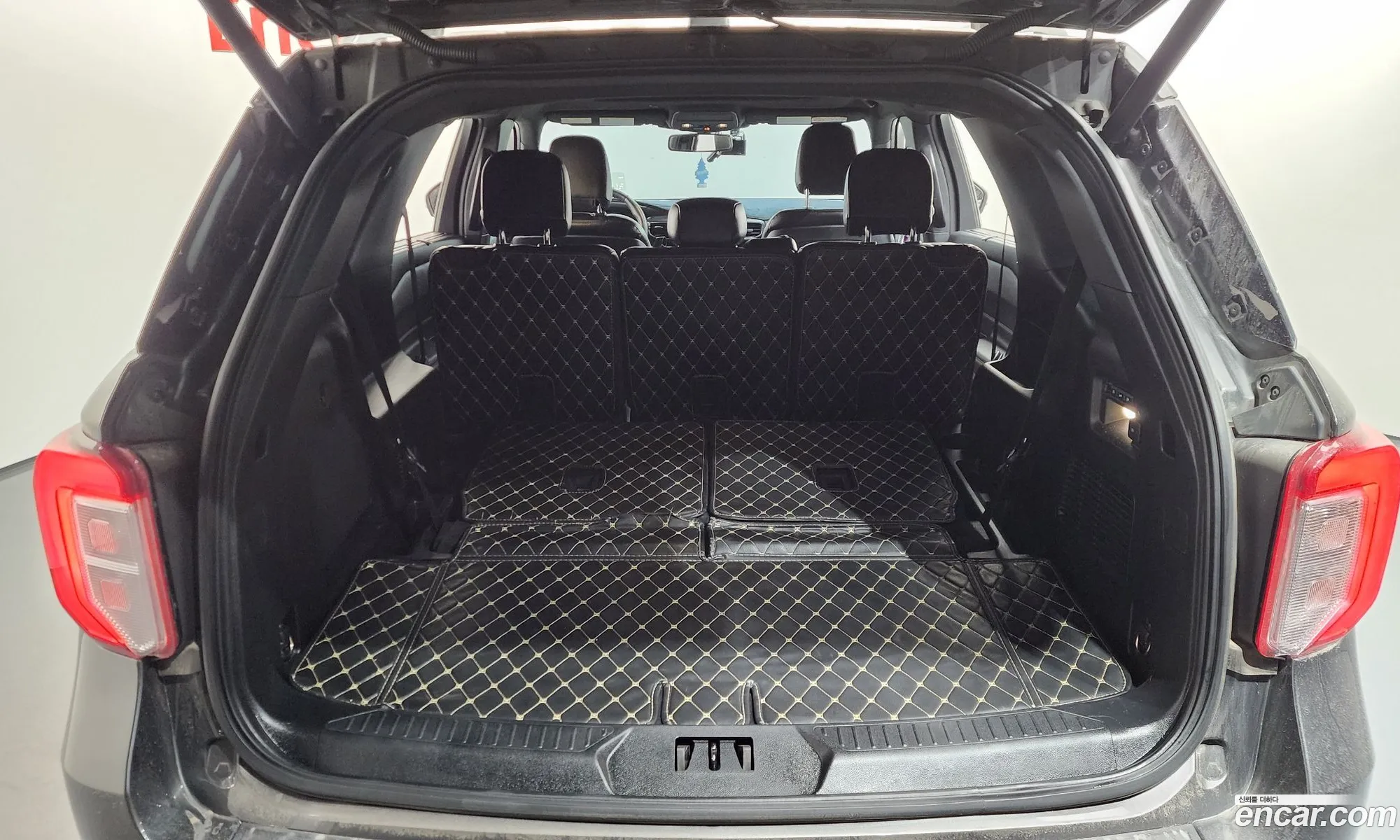 Ford Explorer 6th Gen 2020 1FMSK8FH3LGB78698 — 4