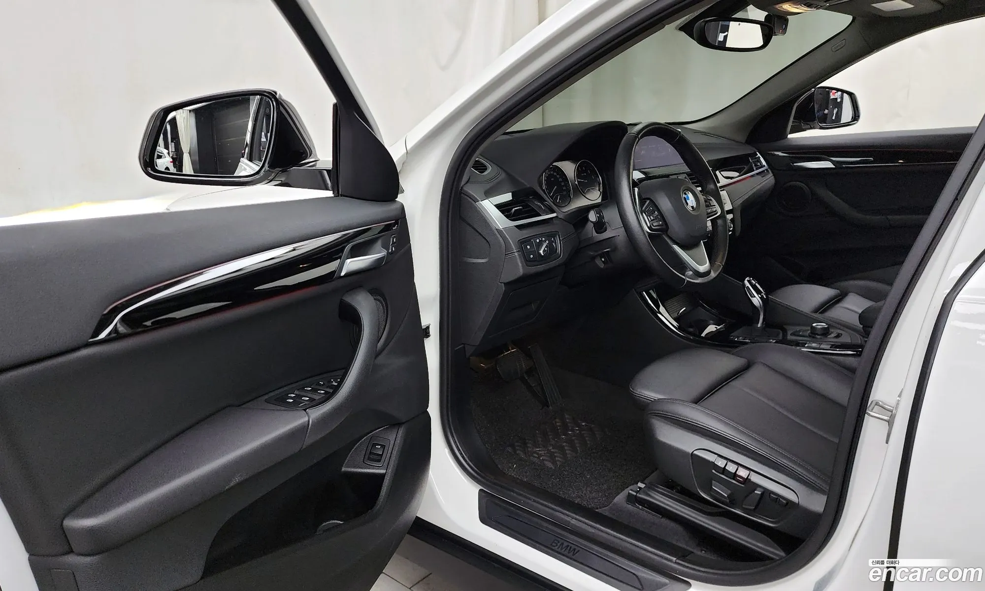 BMW X2 2021 WBA11DF08M5T23802 — 3