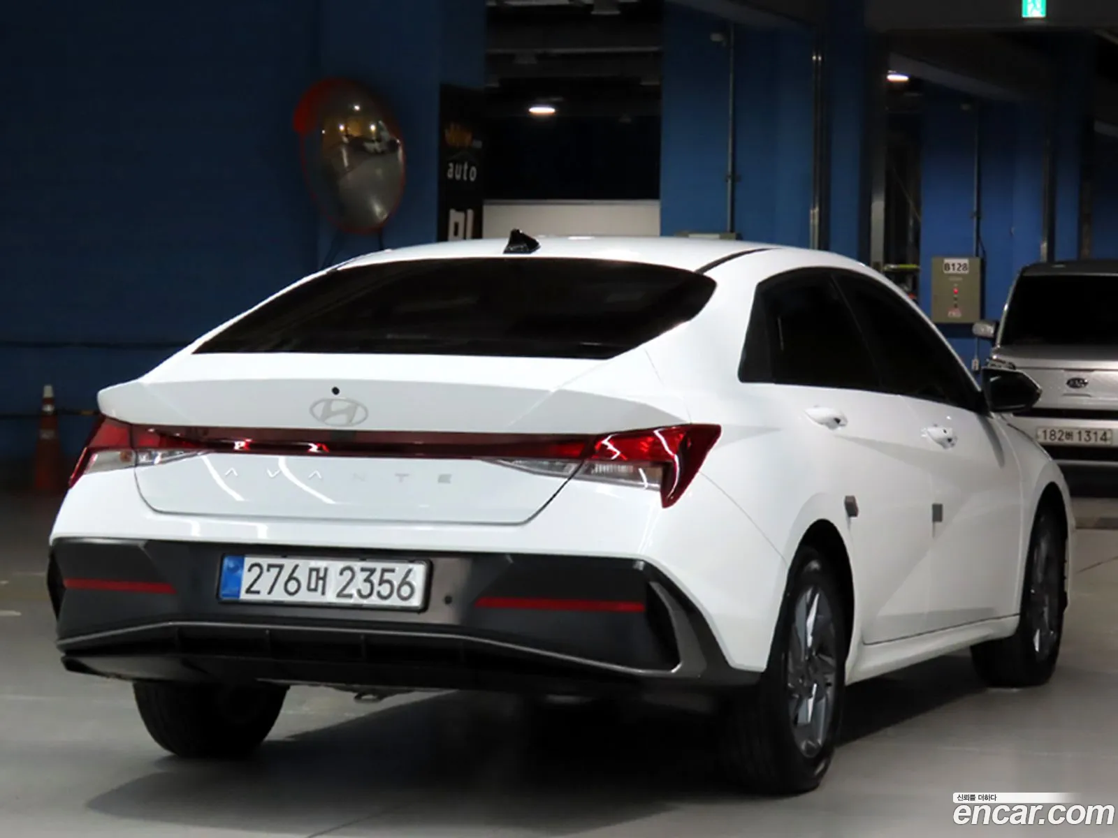 Hyundai Elantra 2025 — 15