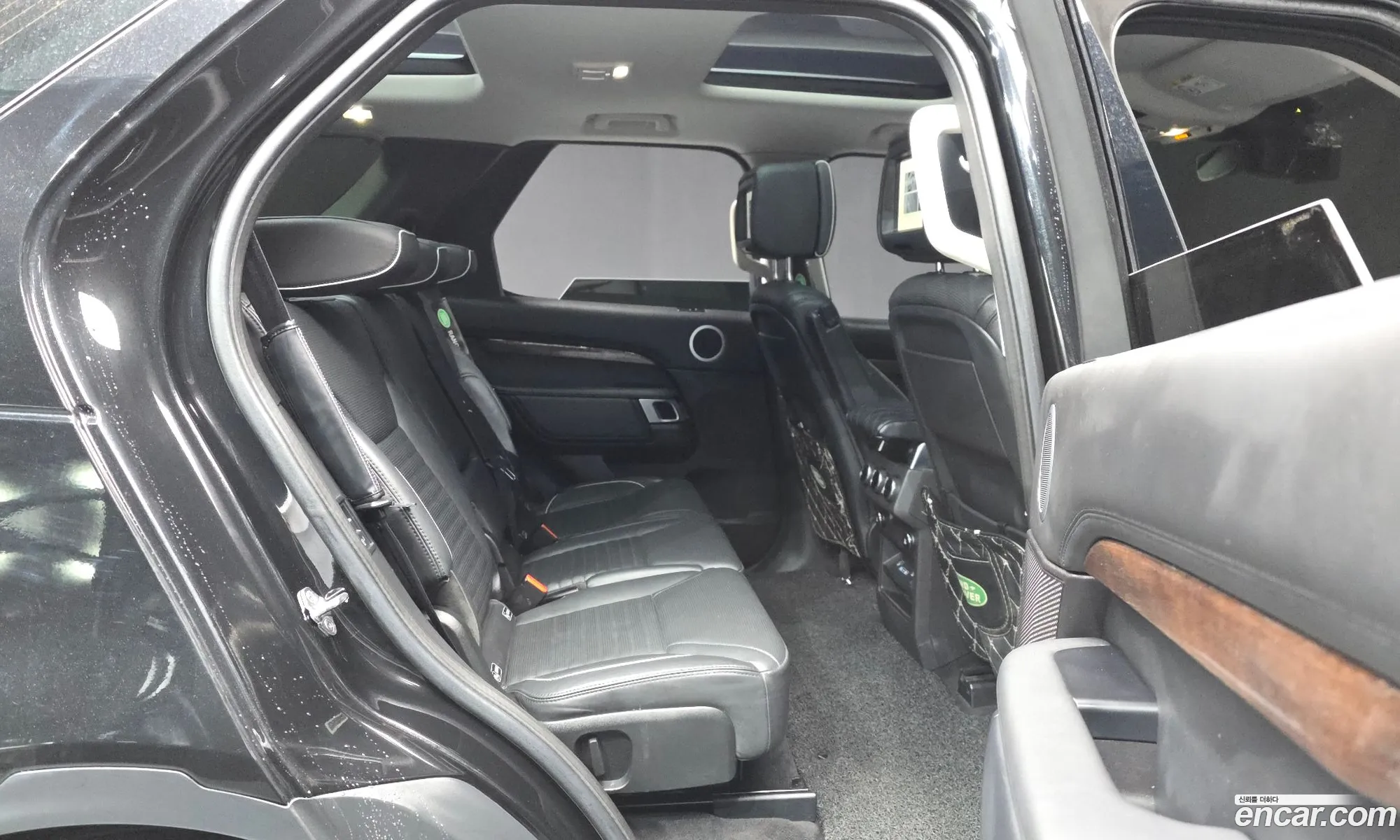 Land Rover Discovery 5 2018 SALRA2BK9JA059017 — 17