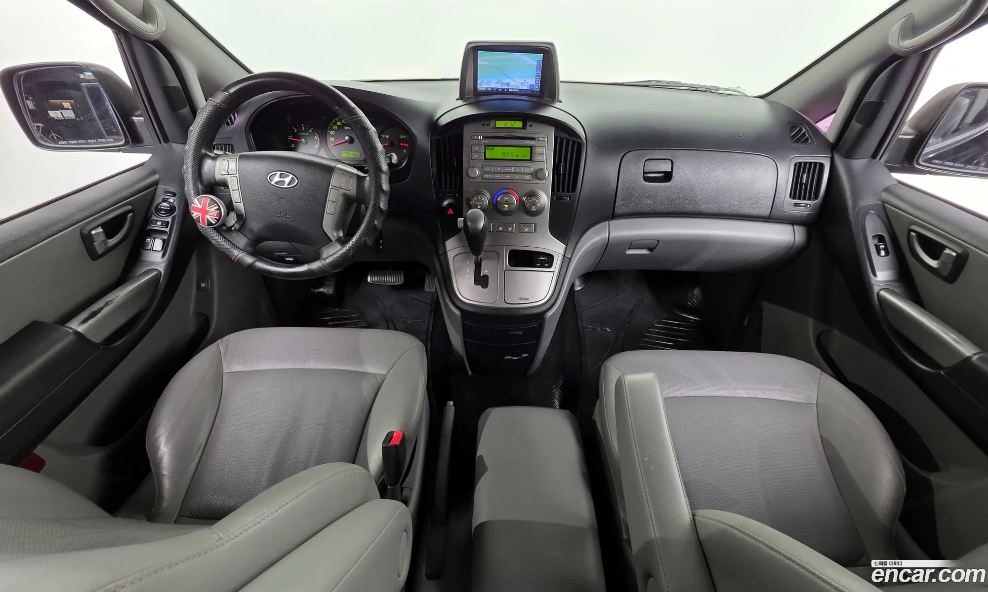 Hyundai Grand Starex 2015 — 19
