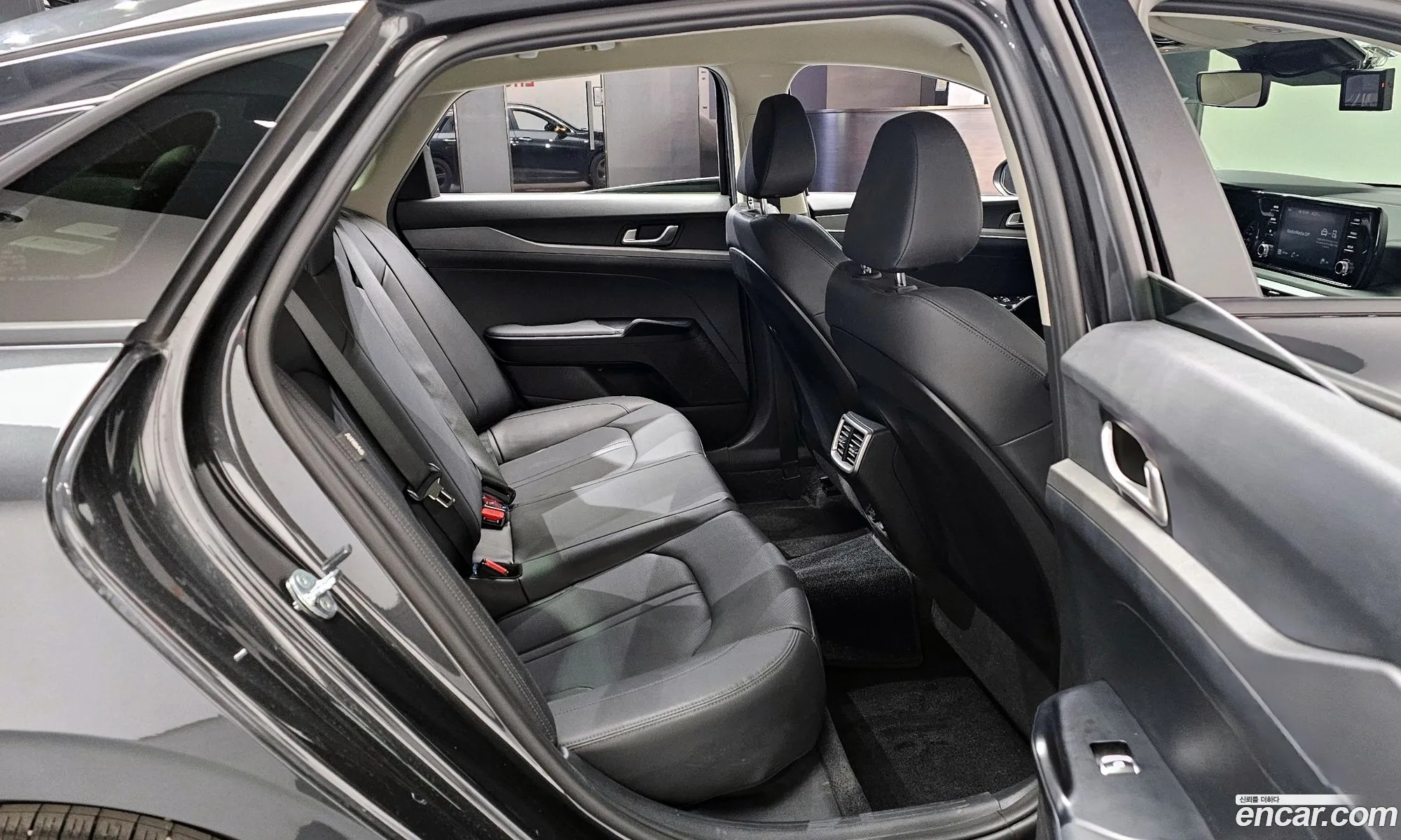 Kia K5 2022 — 4