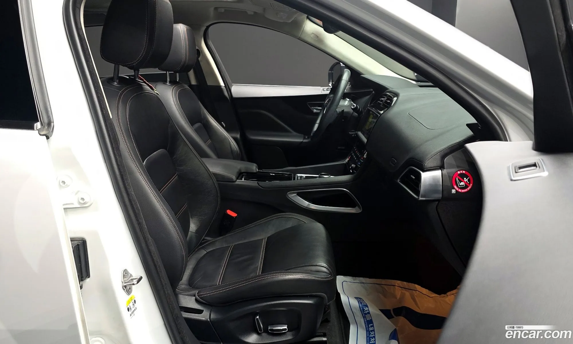 Jaguar F-Pace 2019 SADCA2BN2KA358054 — 14