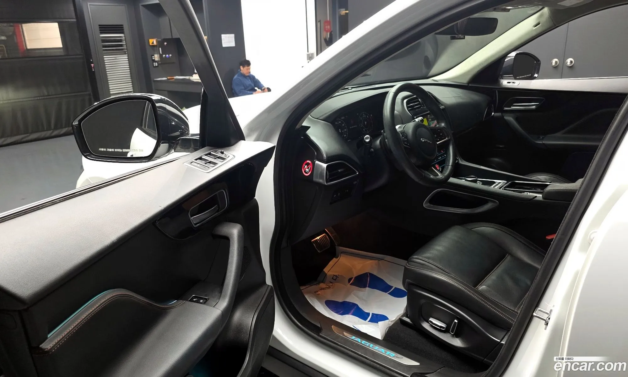 Jaguar F-Pace 2019 SADCA2BN2KA358054 — 17