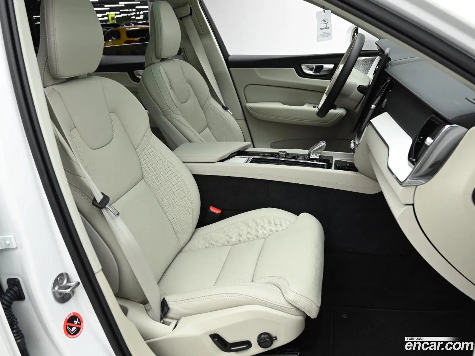Volvo XC60 2025 — 10