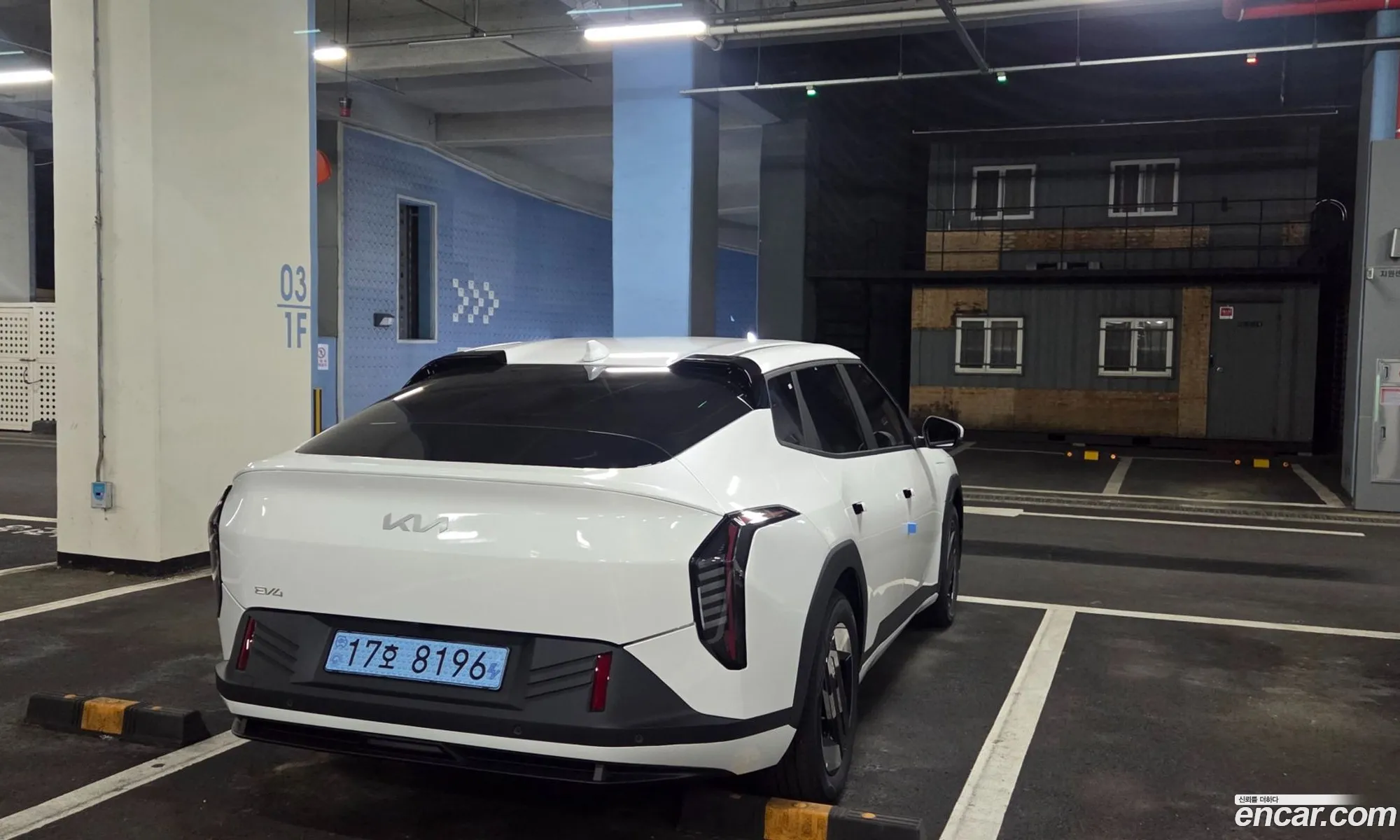 Kia EV4 2026 — 4