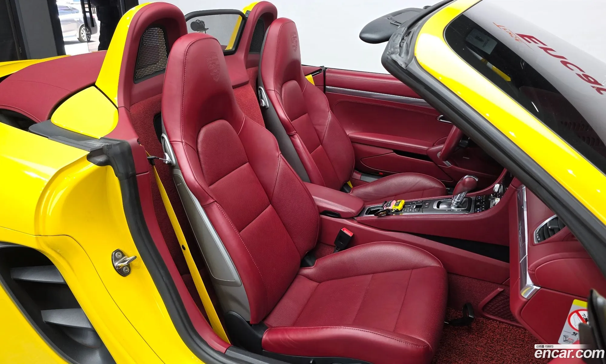 Porsche 718 Boxster 2018 WP0CB2982JS228552 — 3