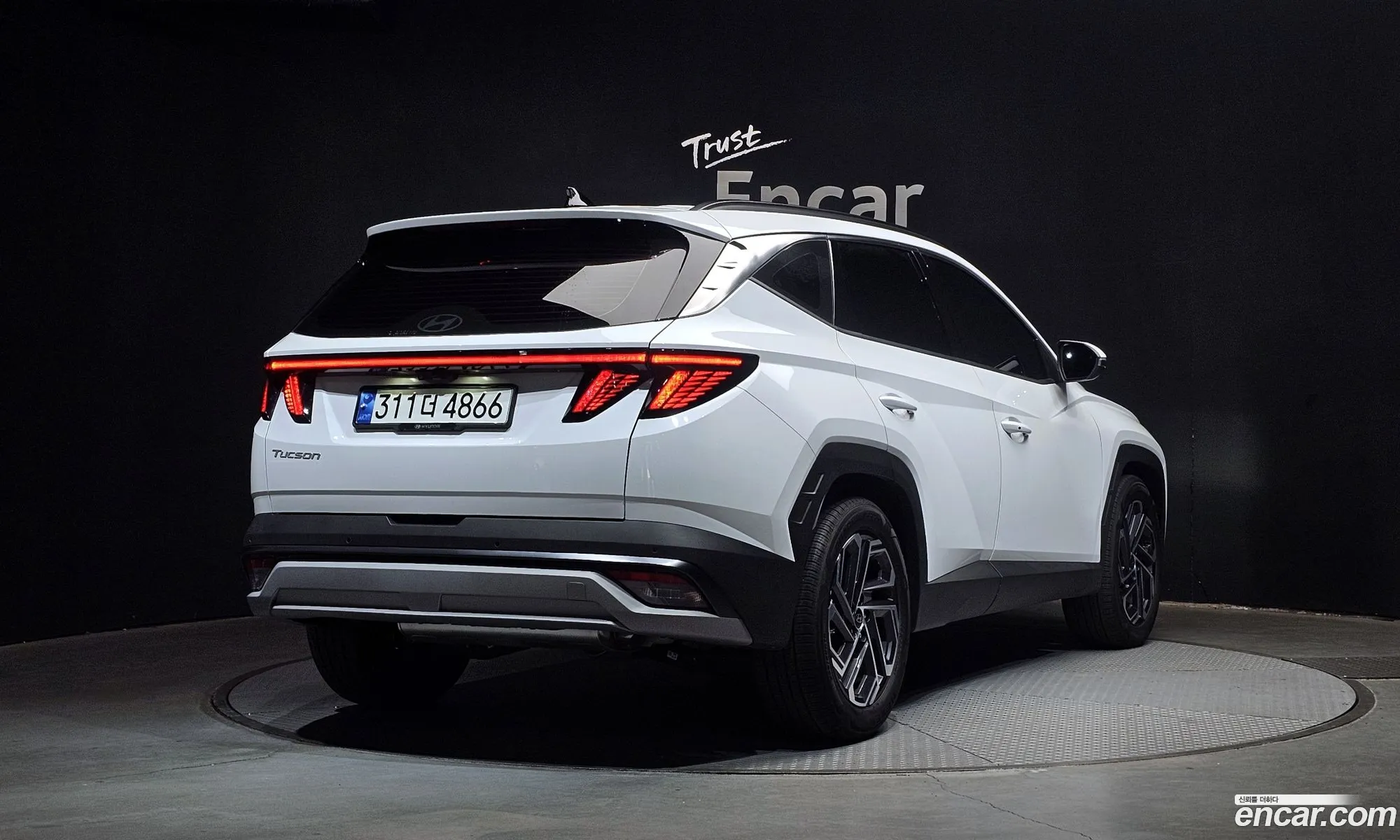 Hyundai Tucson Hybrid 2024 — 12
