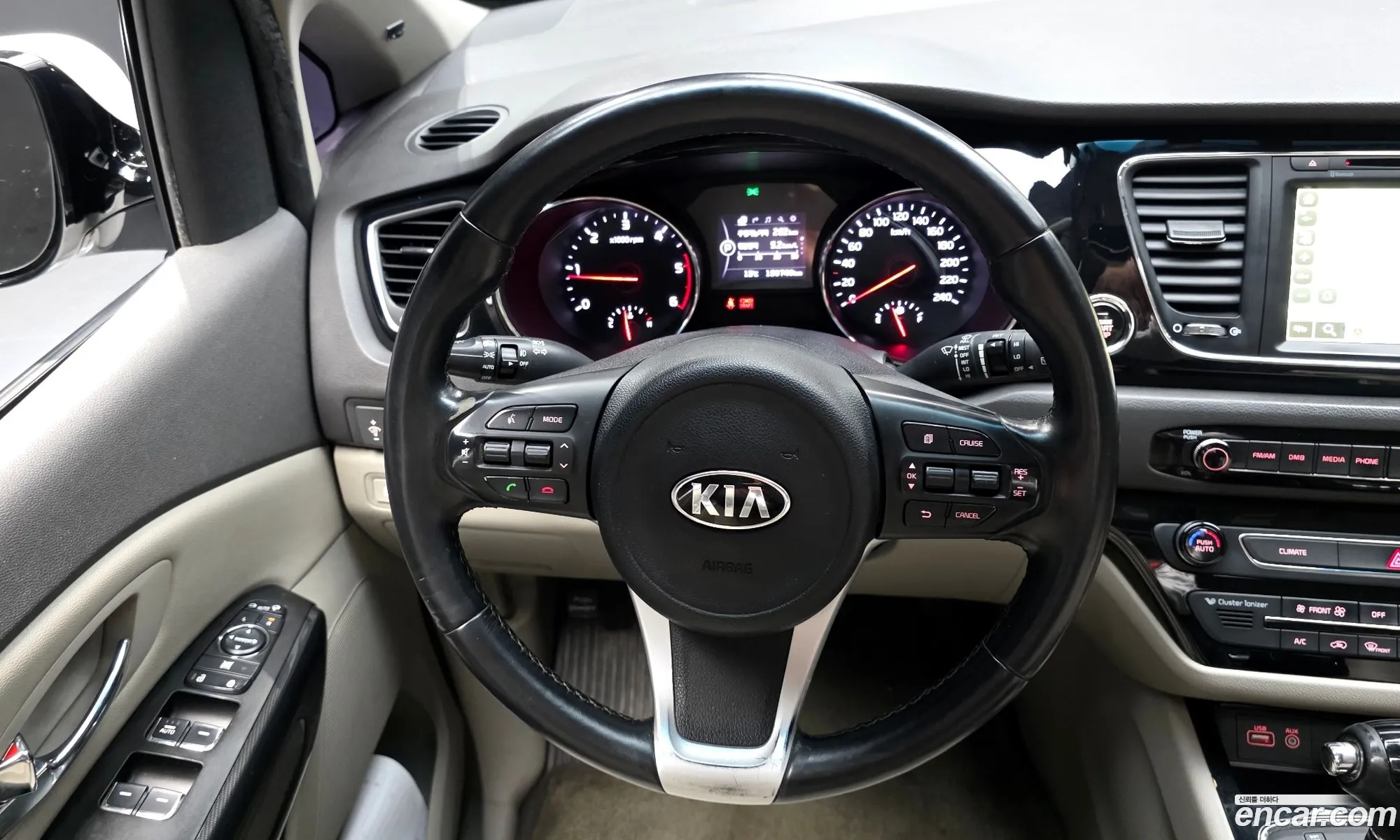 Kia Carnival 2015 — 19
