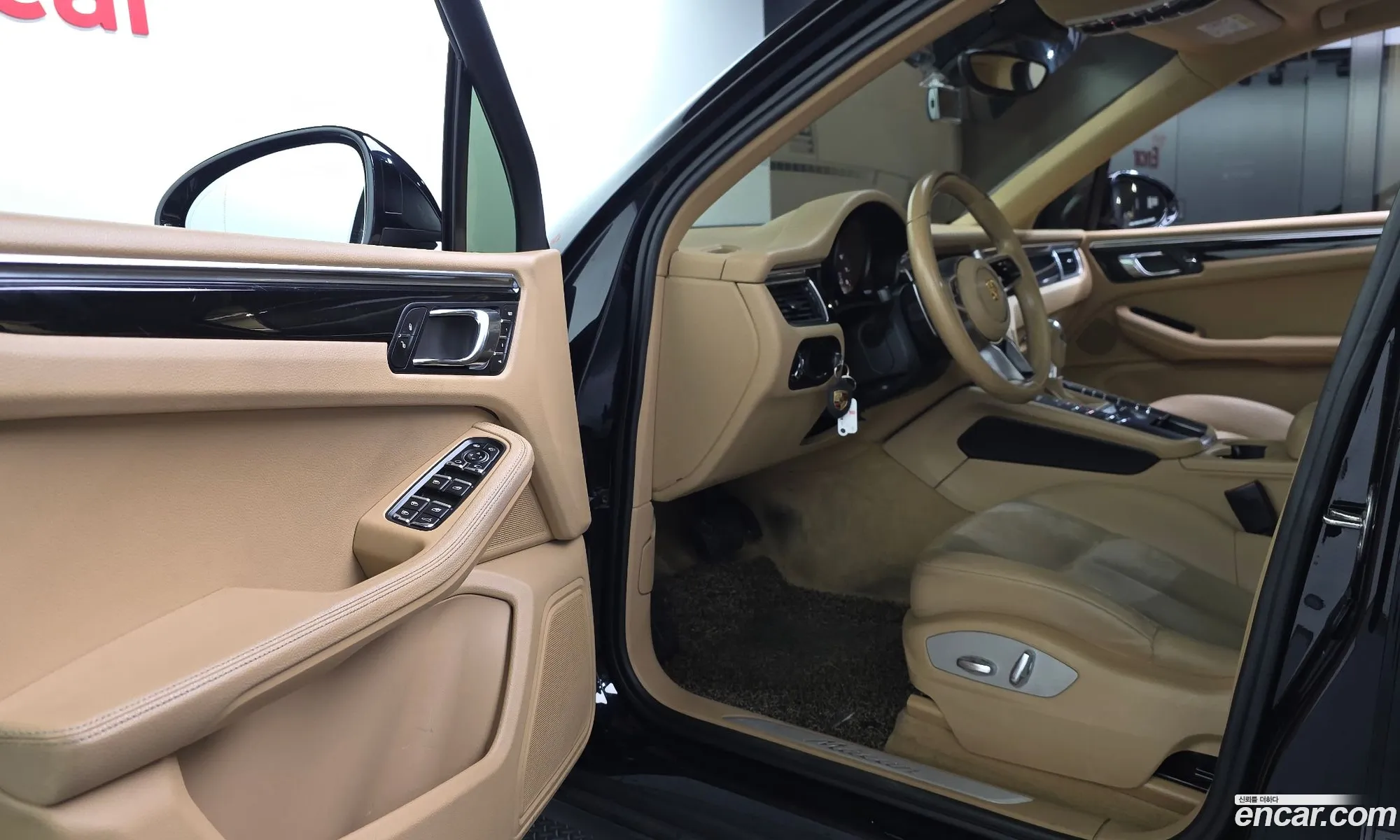 Porsche Macan 2015 WP1AA2956FLB04784 — 2