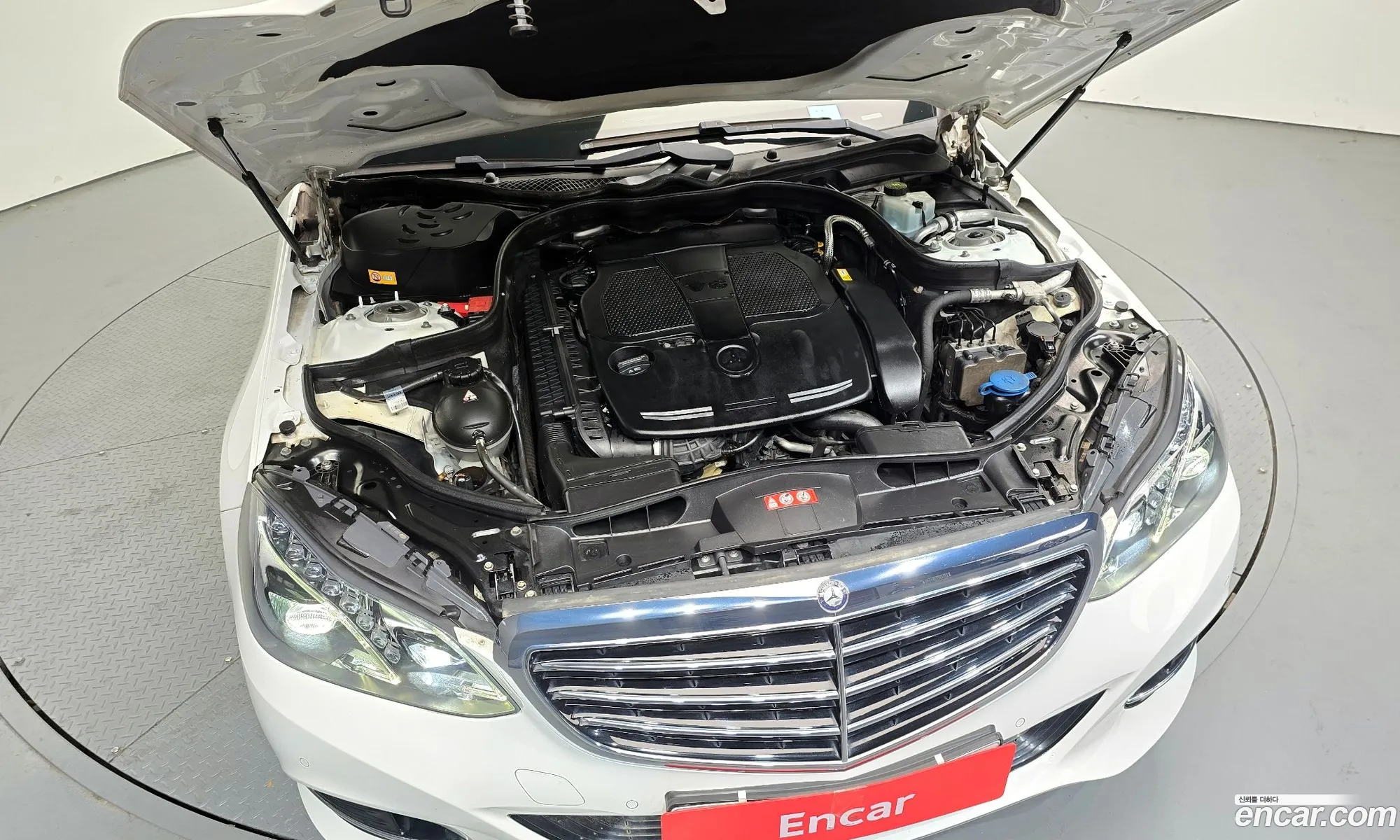 Mercedes-Benz E-Class W212 2015 WDDHF5FB4GB275978 — 12