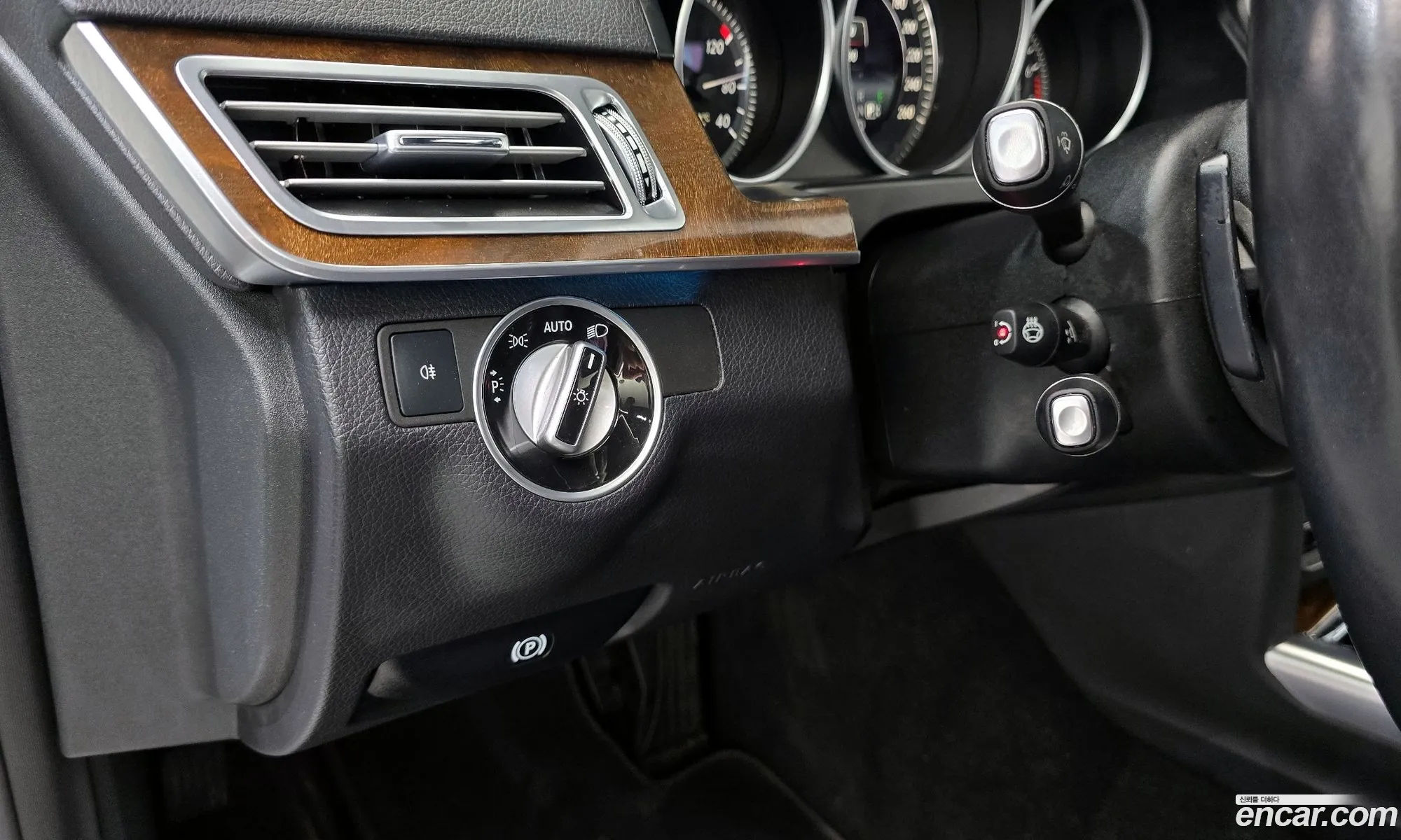 Mercedes-Benz E-Class W212 2015 WDDHF5FB4GB275978 — 3