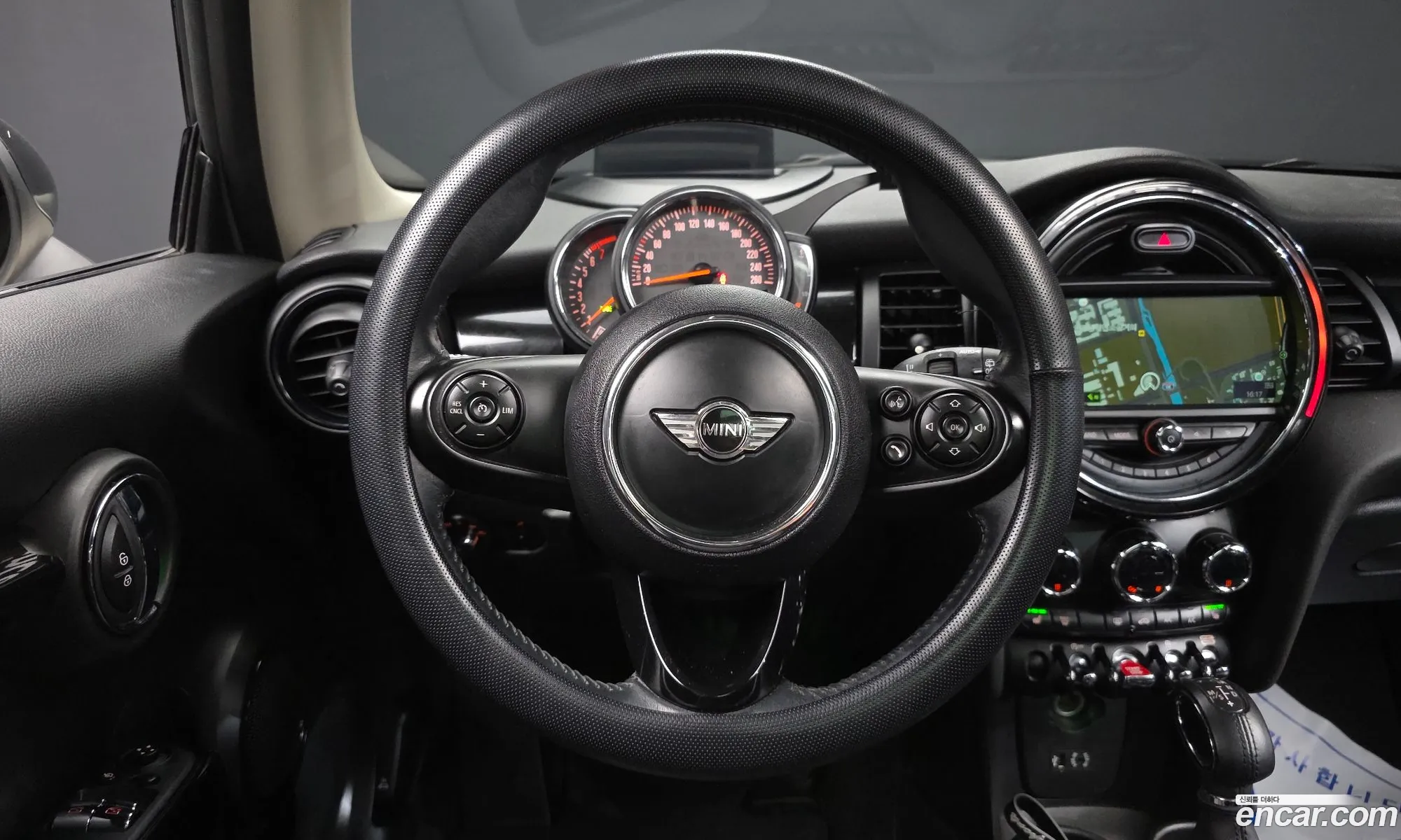 Mini Cooper 2018 WMWXP5105J3A99257 — 18