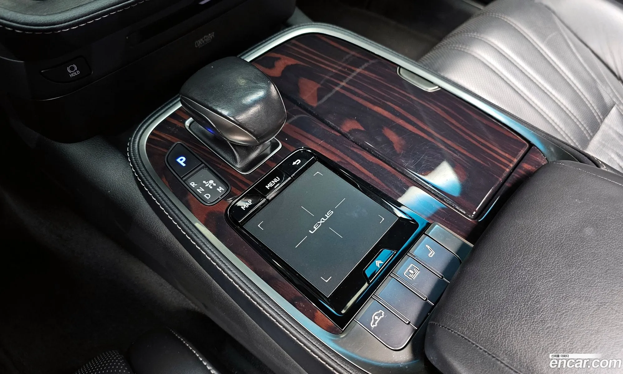 Lexus LS500 2018 — 17