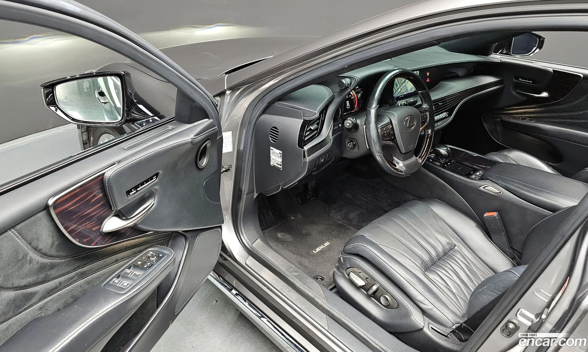 Lexus LS500 2018 — 16