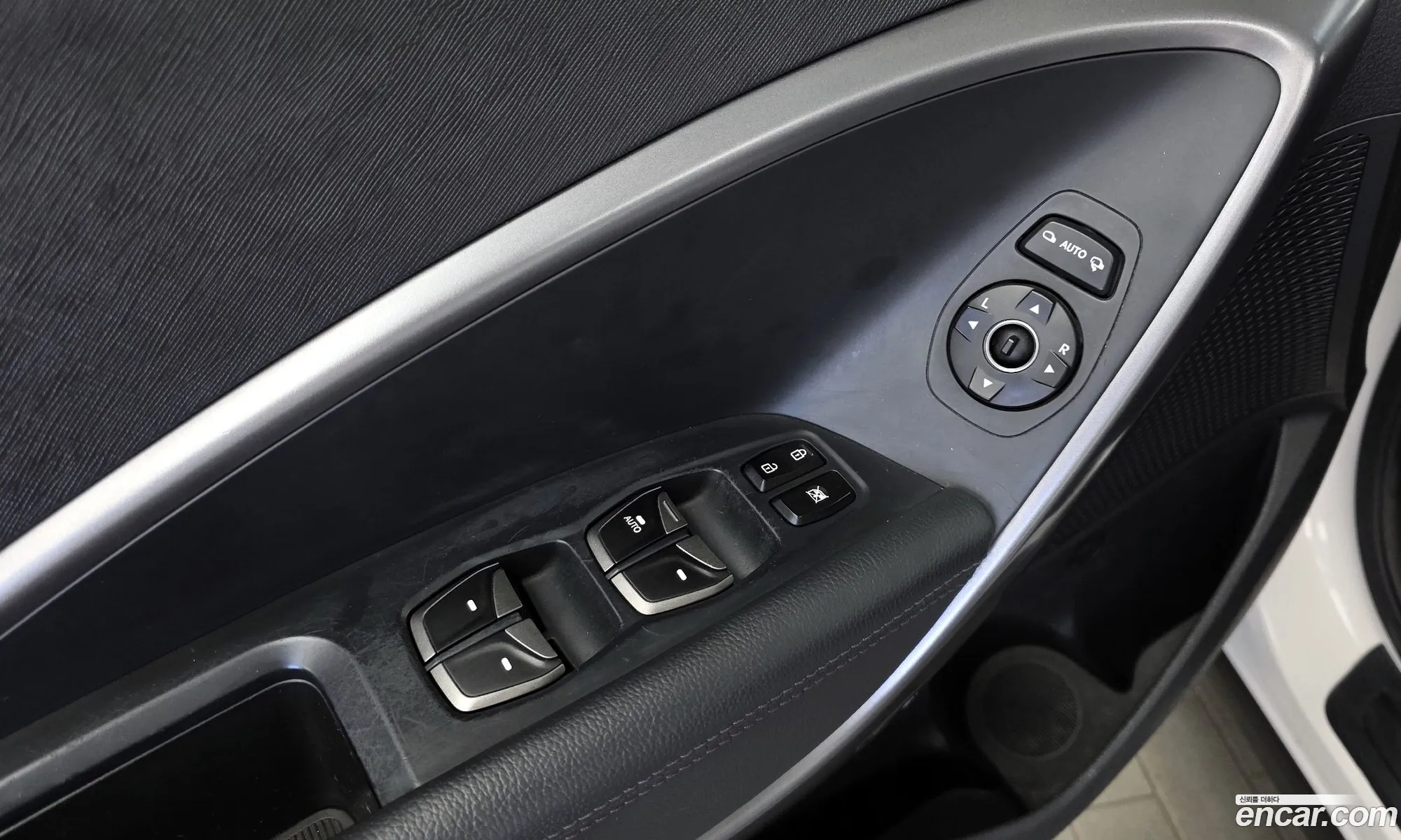 Hyundai Santa Fe DM 2014 — 28