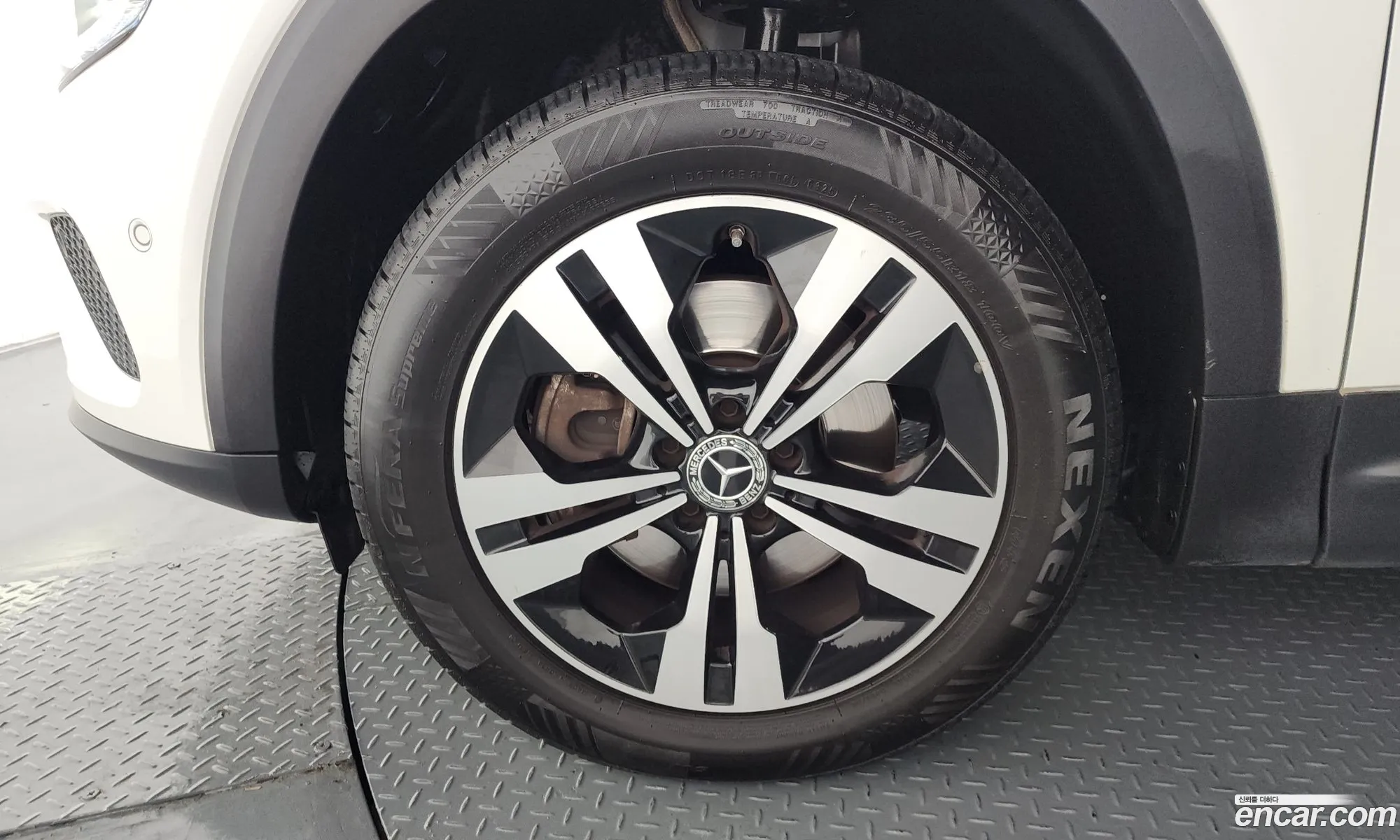 Mercedes-Benz GLB-Class X247 2021 — 17