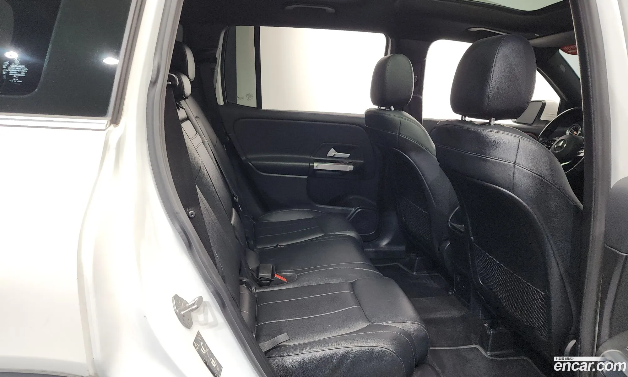 Mercedes-Benz GLB-Class X247 2021 — 19