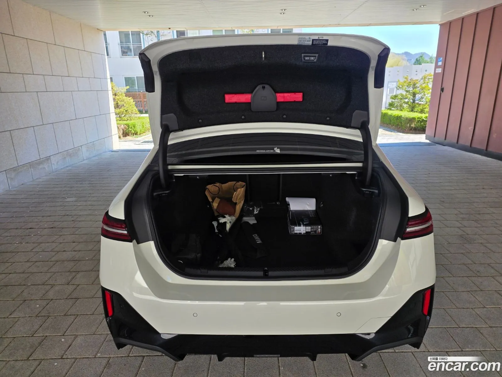 BMW 5 Series 2025 — 5