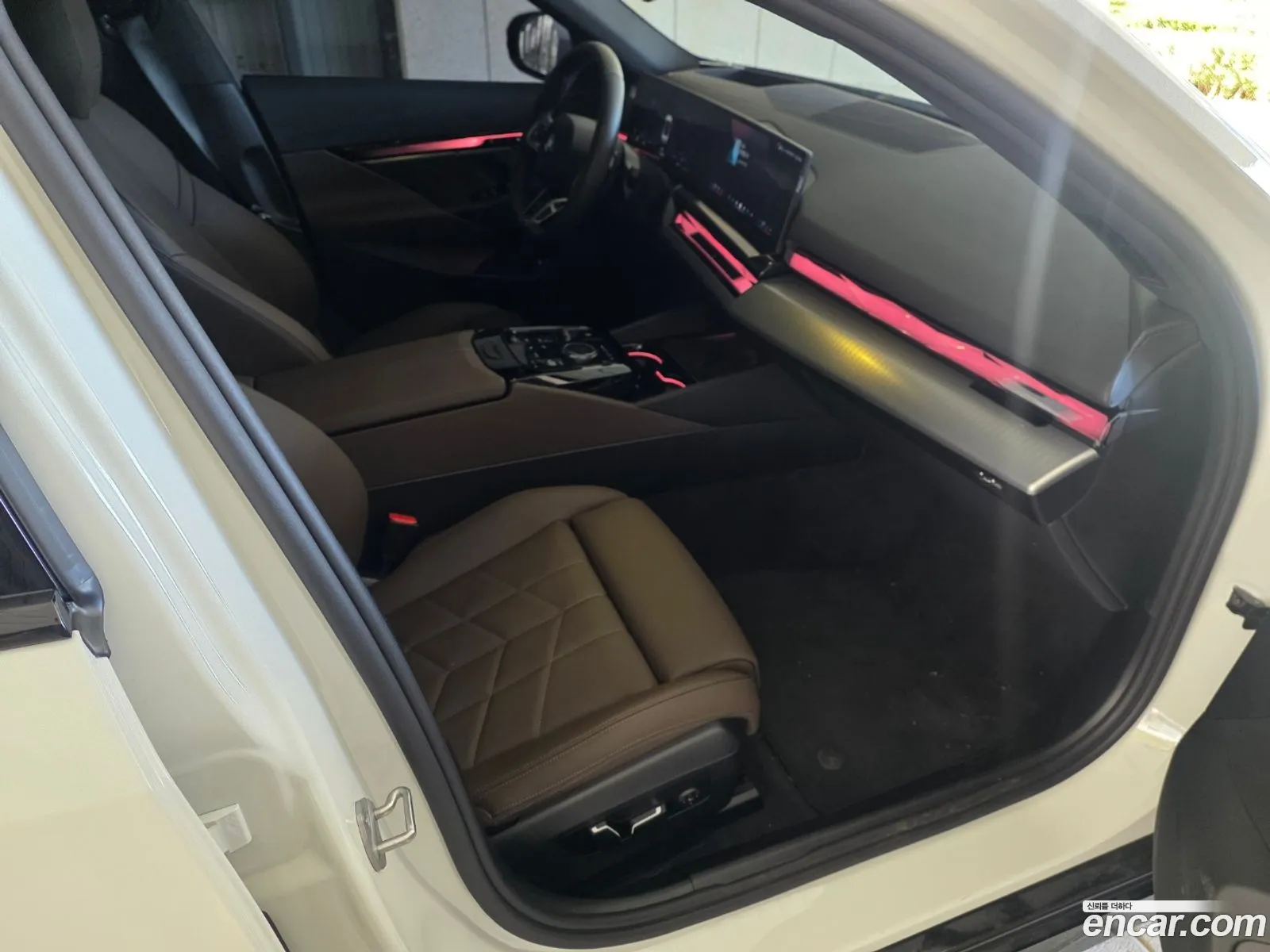 BMW 5 Series 2025 — 18
