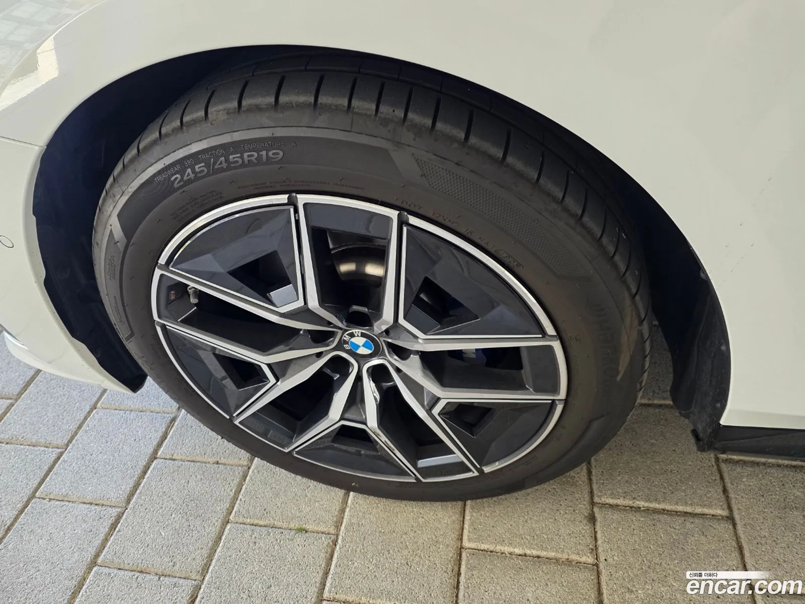 BMW 5 Series 2025 — 15