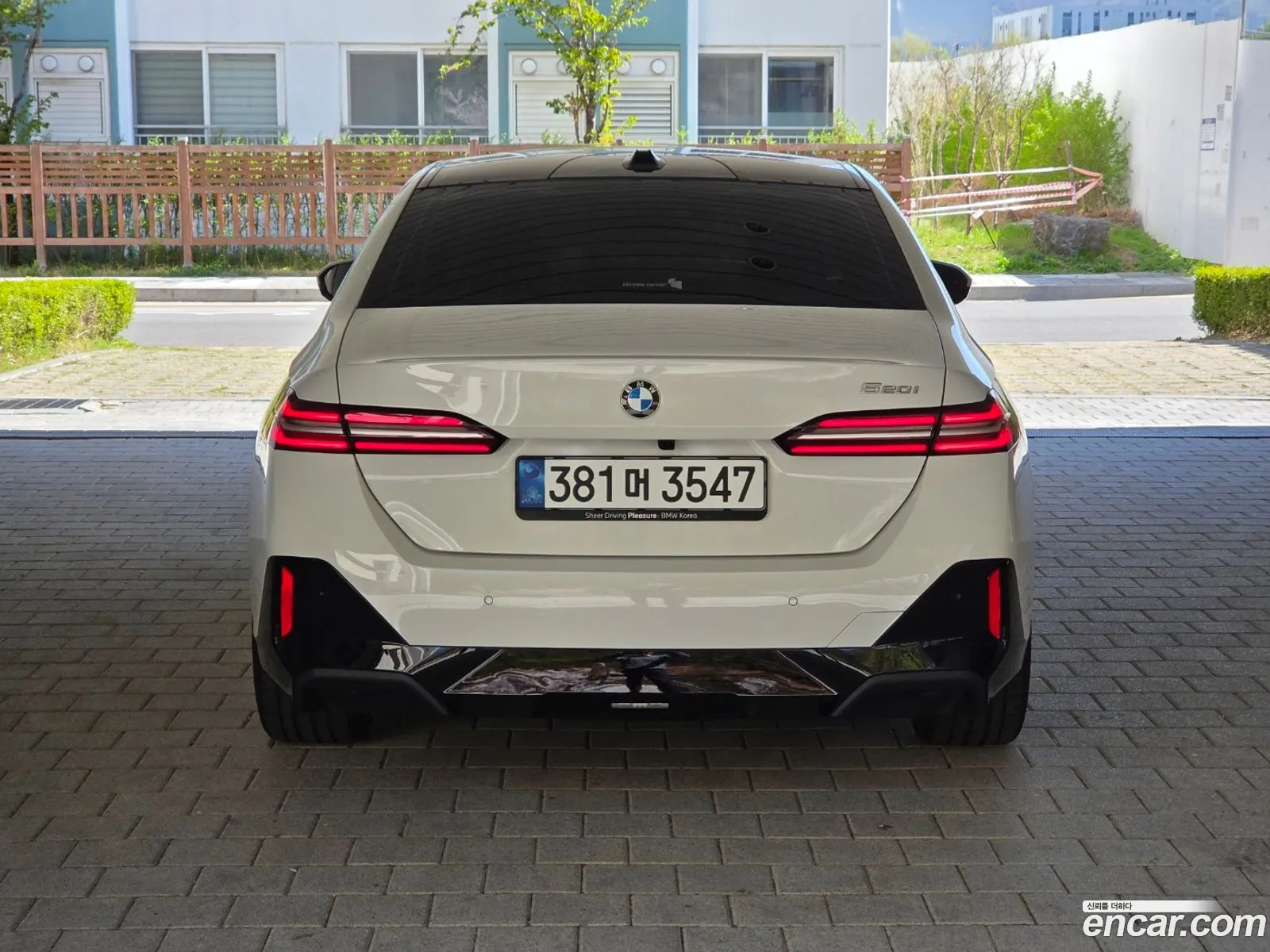 BMW 5 Series 2025 — 9
