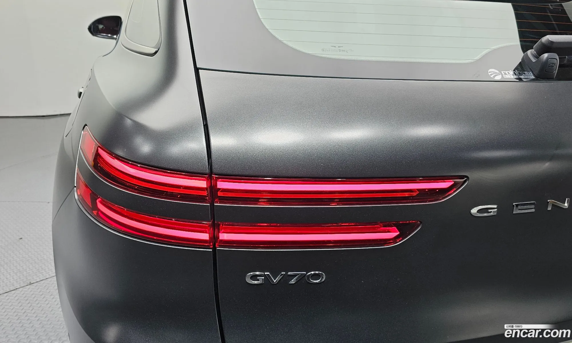 Genesis GV70 2025 — 17